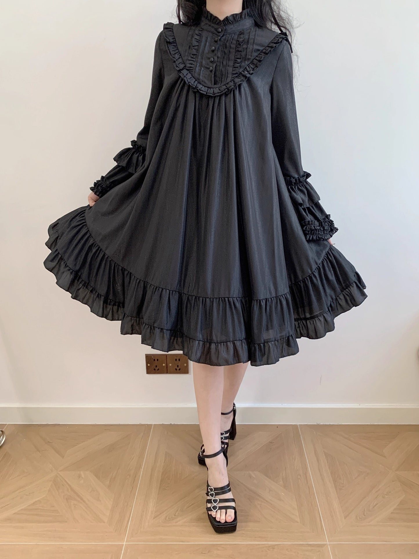 【受注予約~9/25】Princess of Windsor ワンピース・姫袖(ショート丈)【Little Dipper】