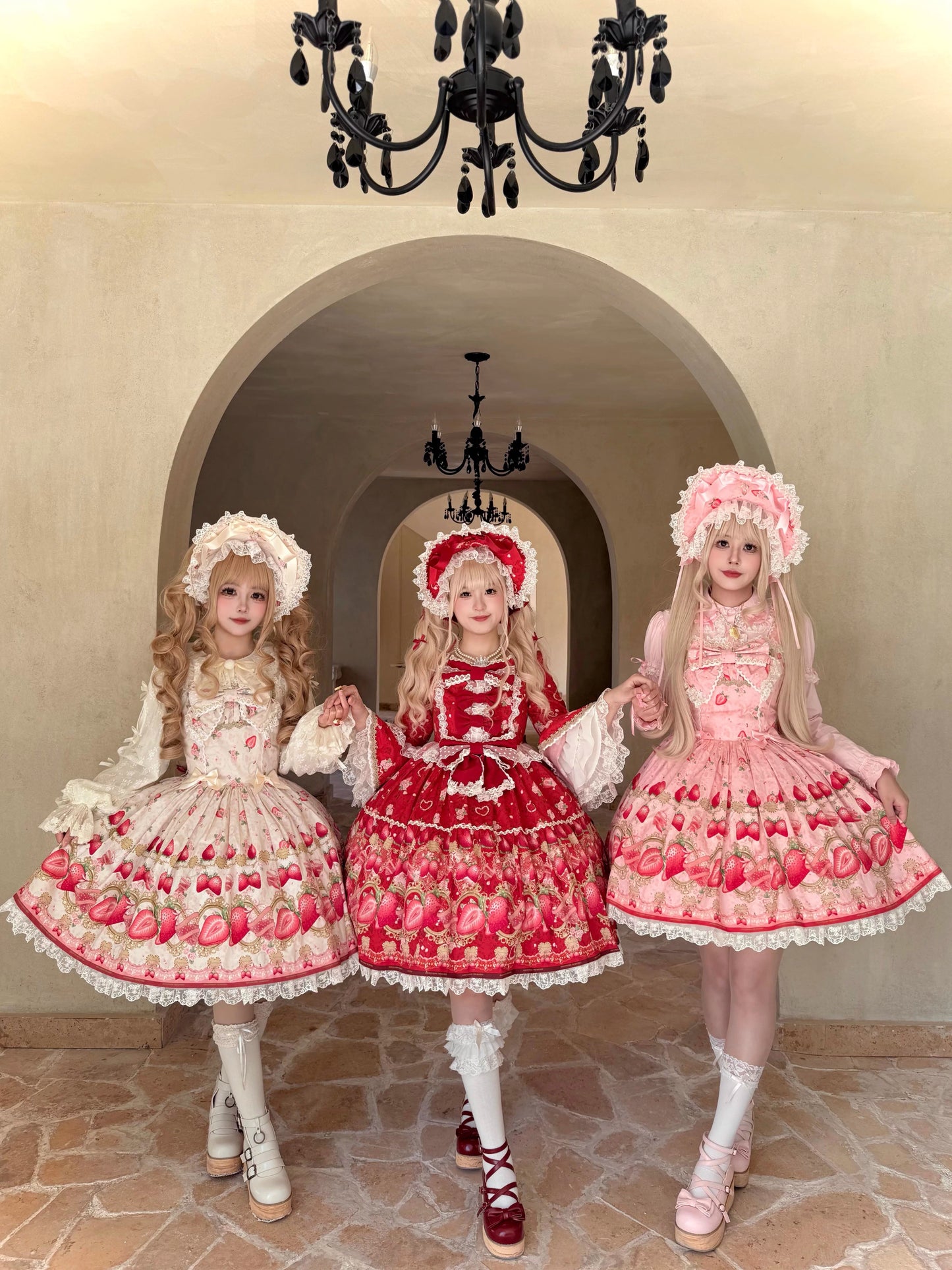 【受注予約~12/28】香水イチゴ アクセサリー【Discovering Treasures Studio】