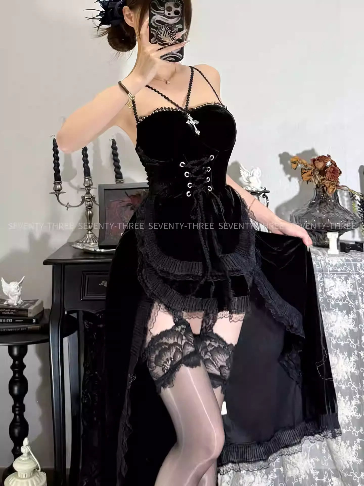 聖なる薔薇 ベロアドレス【SEVENTY- THREE】