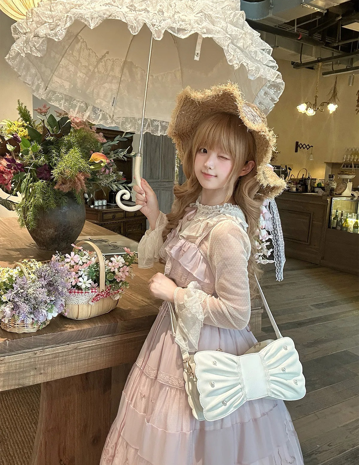 Handtasche mit Schleifen, Perlen und Spitze „Sheep Puff“