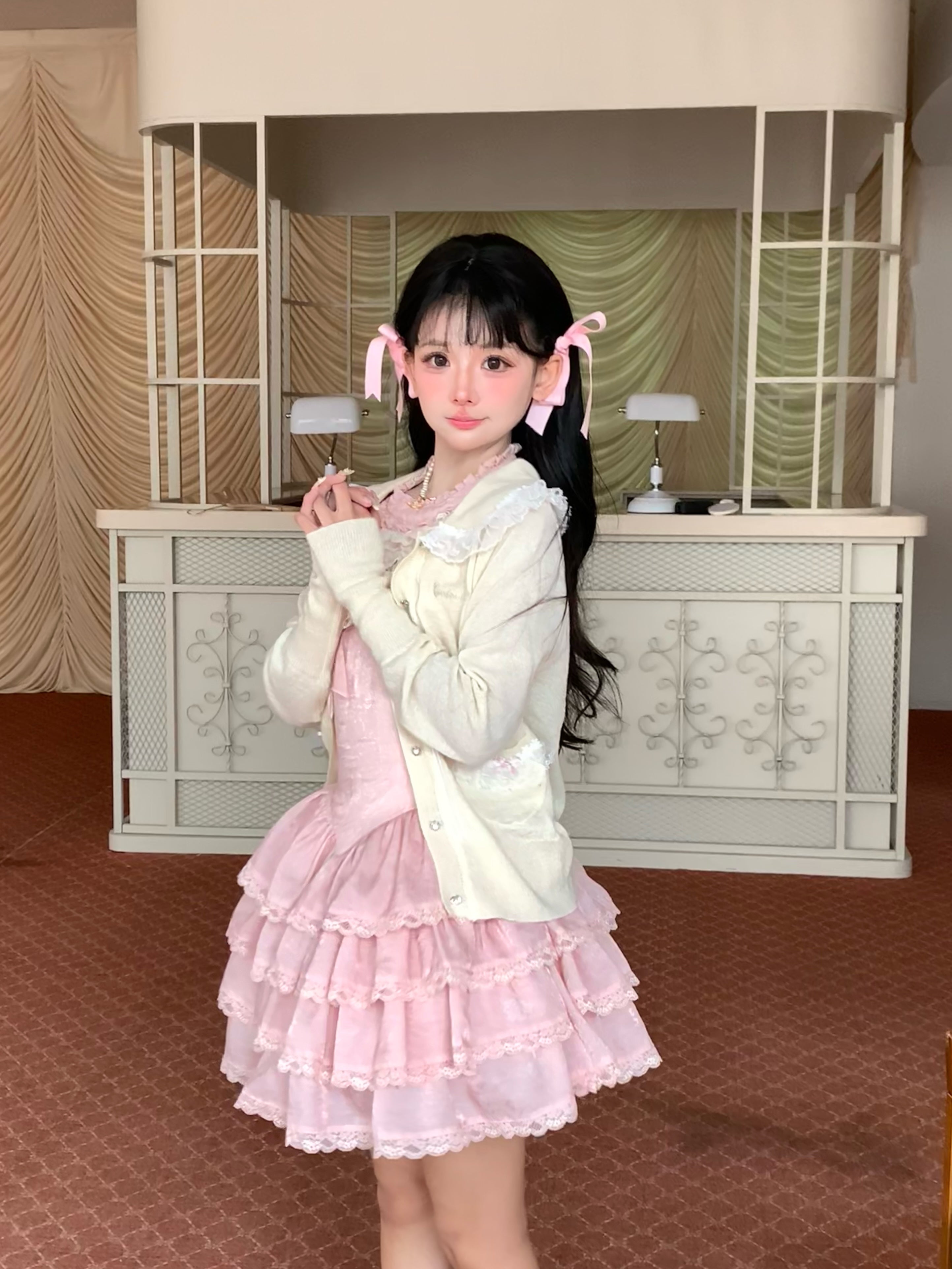 ストール付き総シルクビーズ装飾花模様ホルターネックフリル白ピンクミニロングドレス Rose Pink ホルターネックワンピース【GardeniaFille】 – Epetice