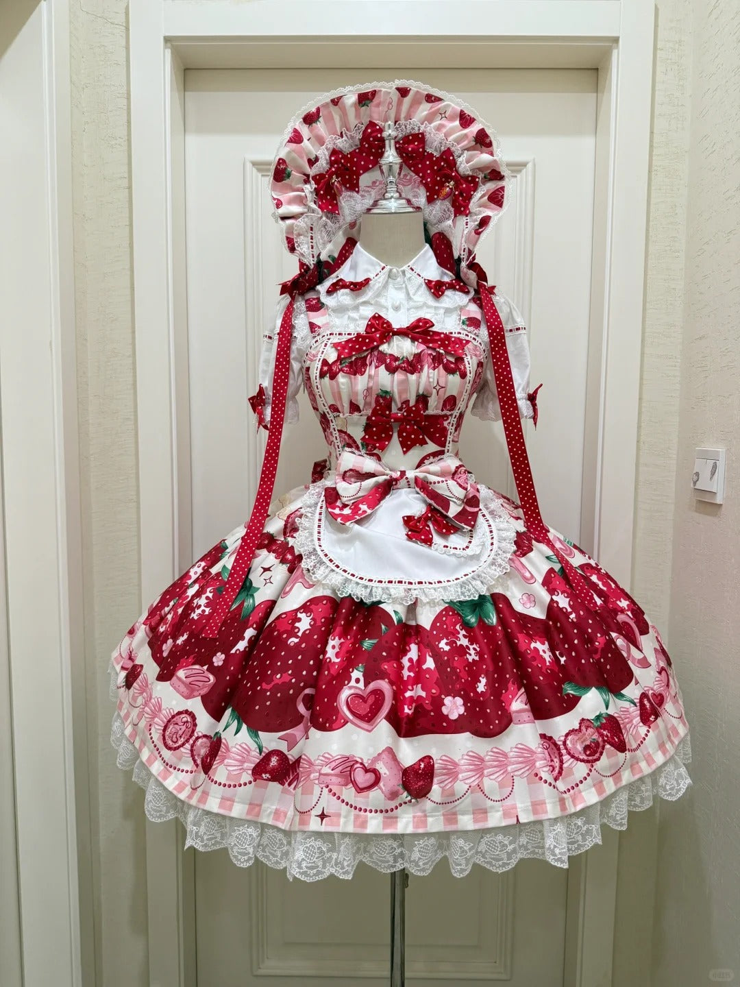Erdbeercremefarbener Pulloverrock [Dream Lolita]