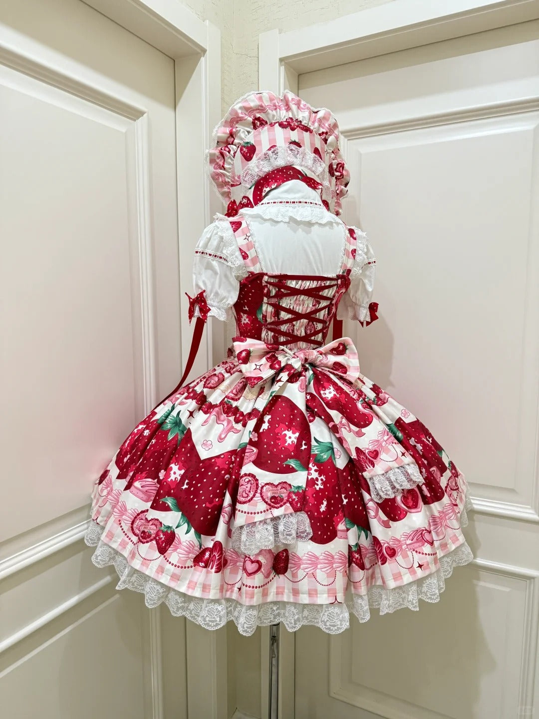 Erdbeercremefarbener Pulloverrock [Dream Lolita]