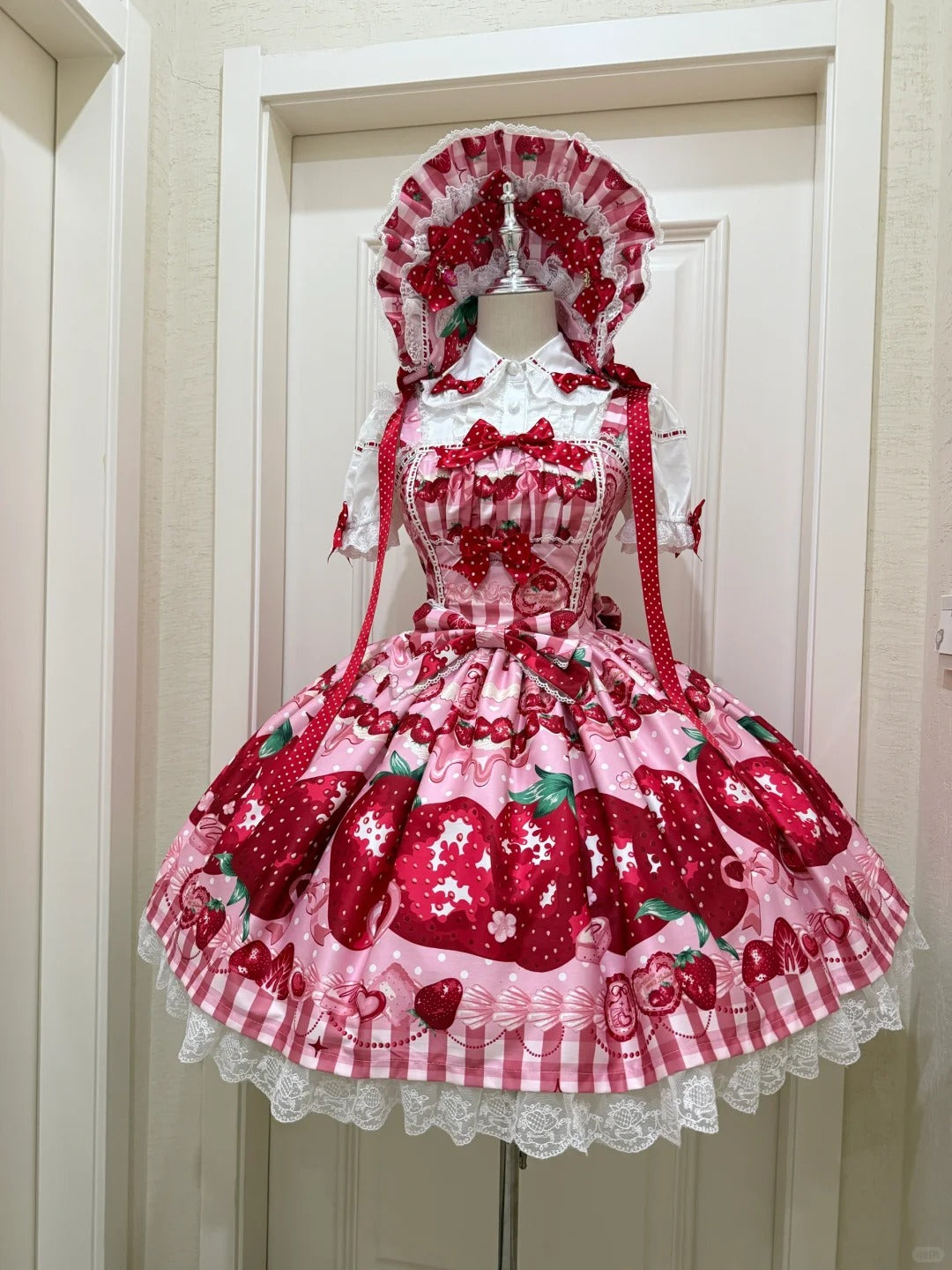 Erdbeercremefarbener Pulloverrock [Dream Lolita]