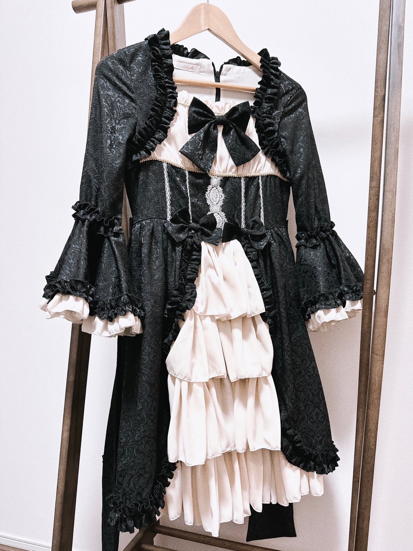 【受注予約~8/31】Victorian Doll ワンピース(ブラック×ホワイト)【Henrietta】