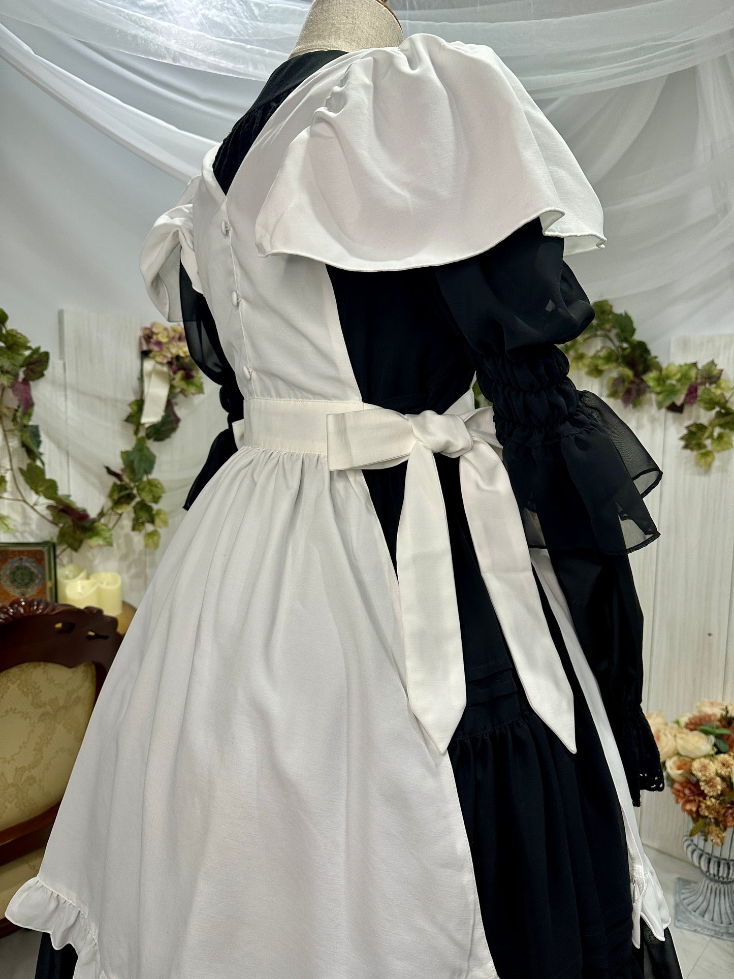 Flolia 肩フリルリバーシブルエプロン【Epetice】