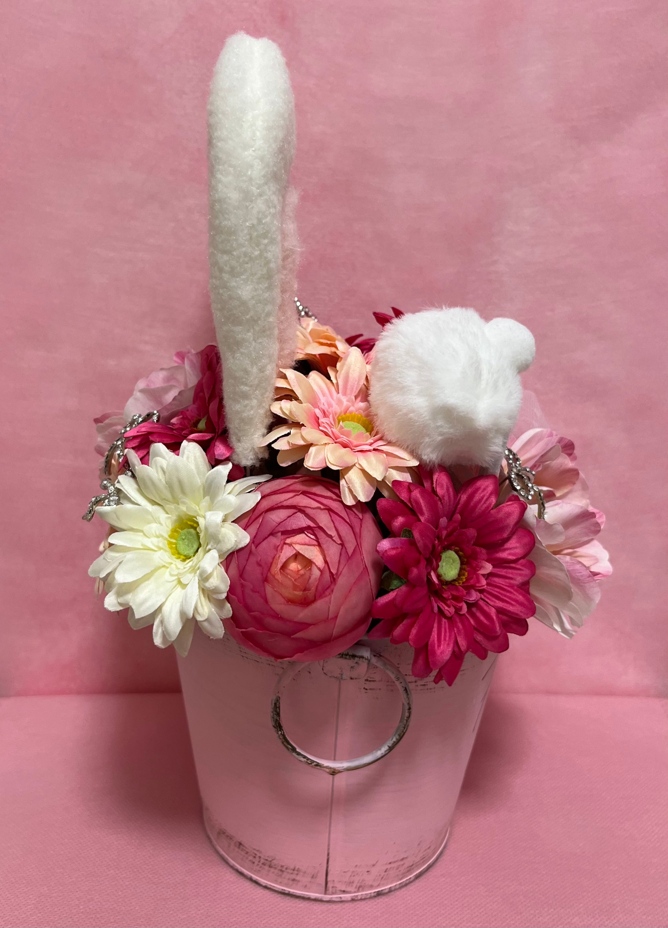 Bunny Princess in a flower garden フラワーアレンジメント