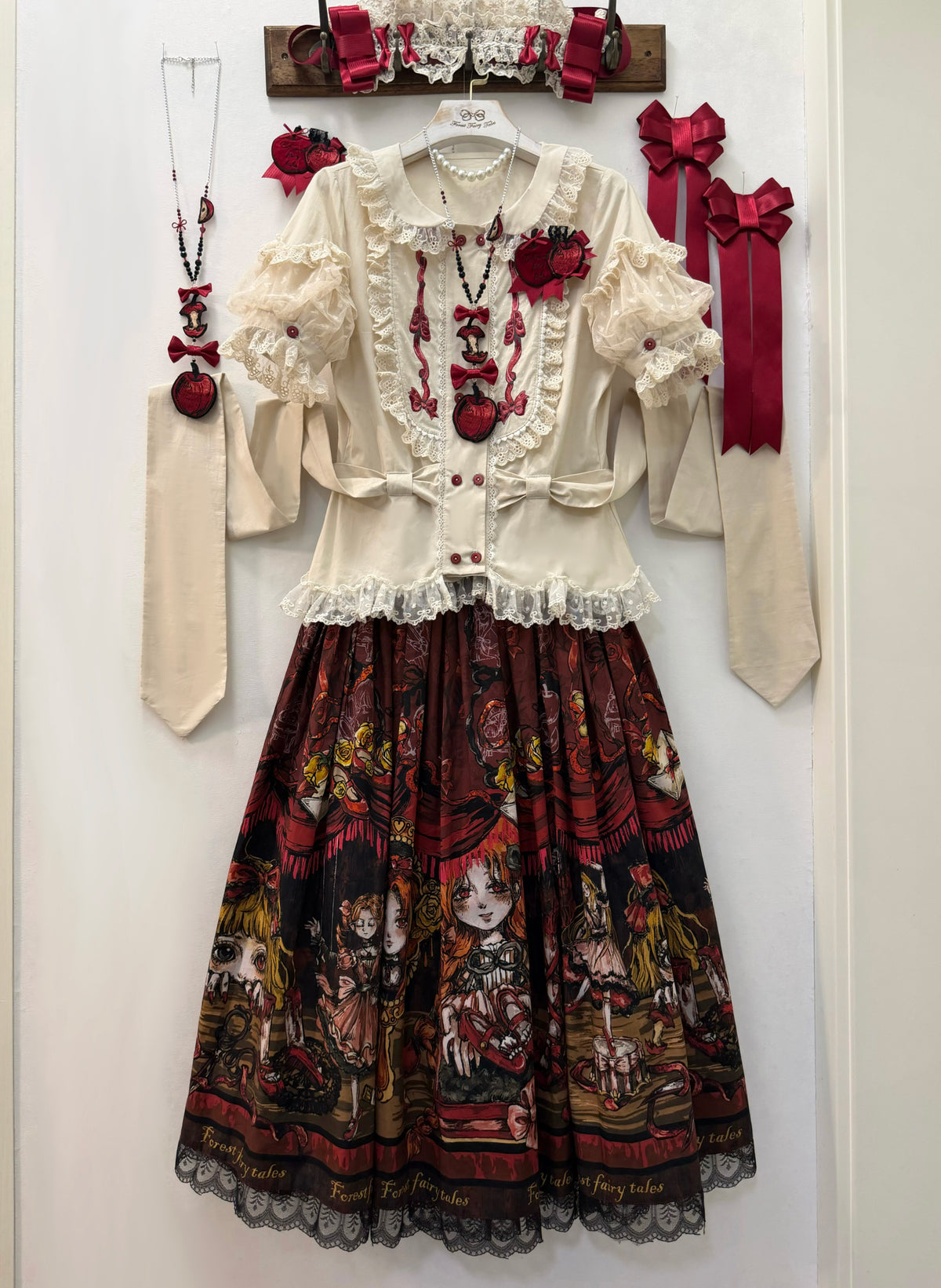 【受注予約~10/6】The Story of the Red Shoes 1.0 ワンピース・ジャンパースカート・ブラウス・スカート【Forest Fairy Tale】