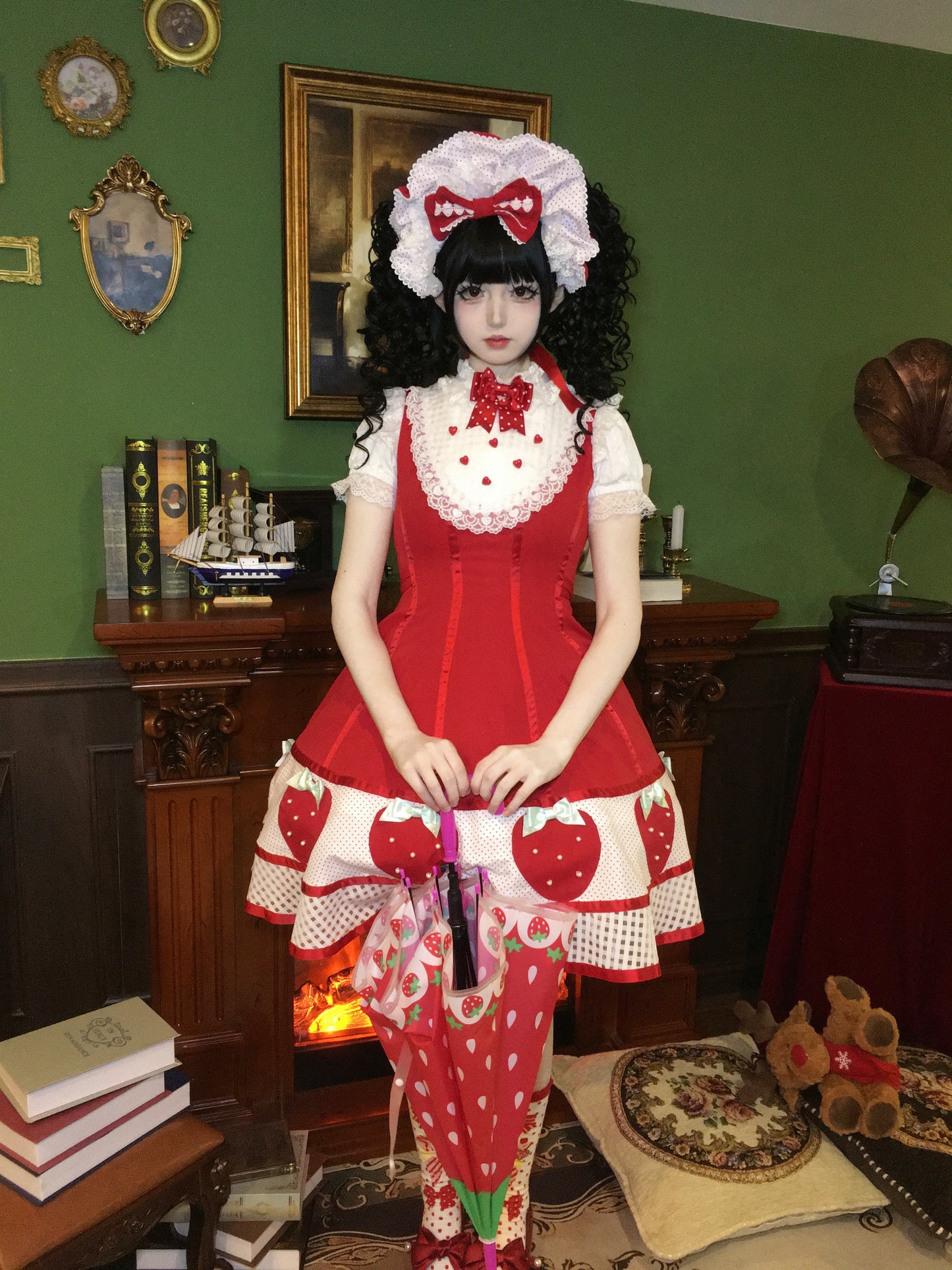 【受注予約~7/5】The Eccentric Strawberry Lady ワンピース【TaTaTa Lolita】