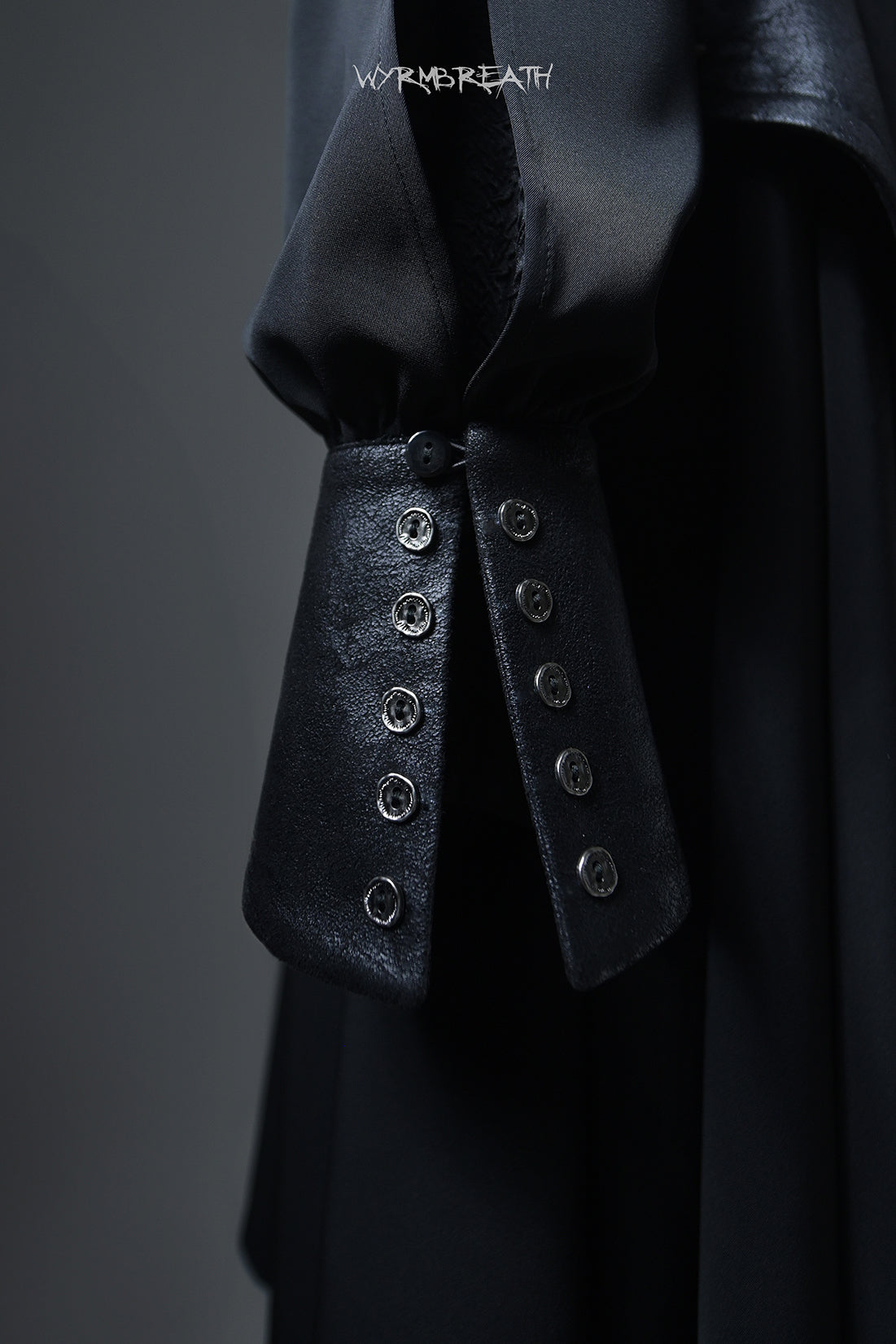 [Pre-orders until December 27th] WYRM BREATH Gown-Style Jacket [Lilith House]