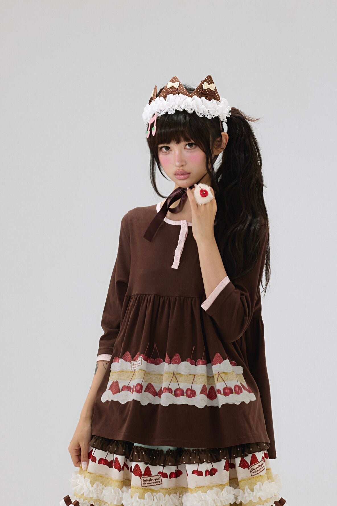 【受注予約~5/27】Creamy Strawberry Cake ブラウス・Tシャツ【BacioBouquet】