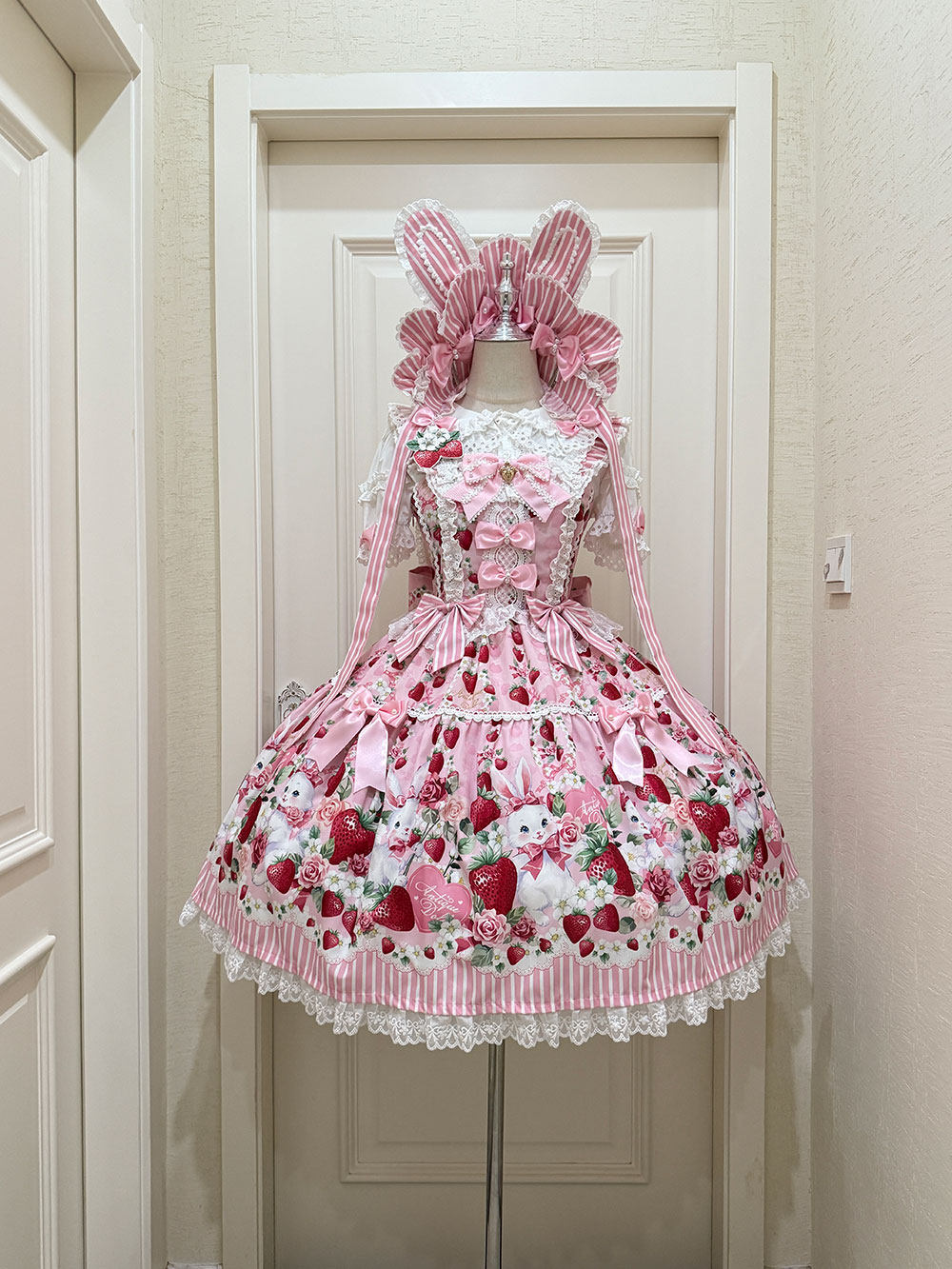 【受注予約~4/29】Strawberry Rabbit ワンピース・ジャンパースカート・トップス【Antique Doll】
