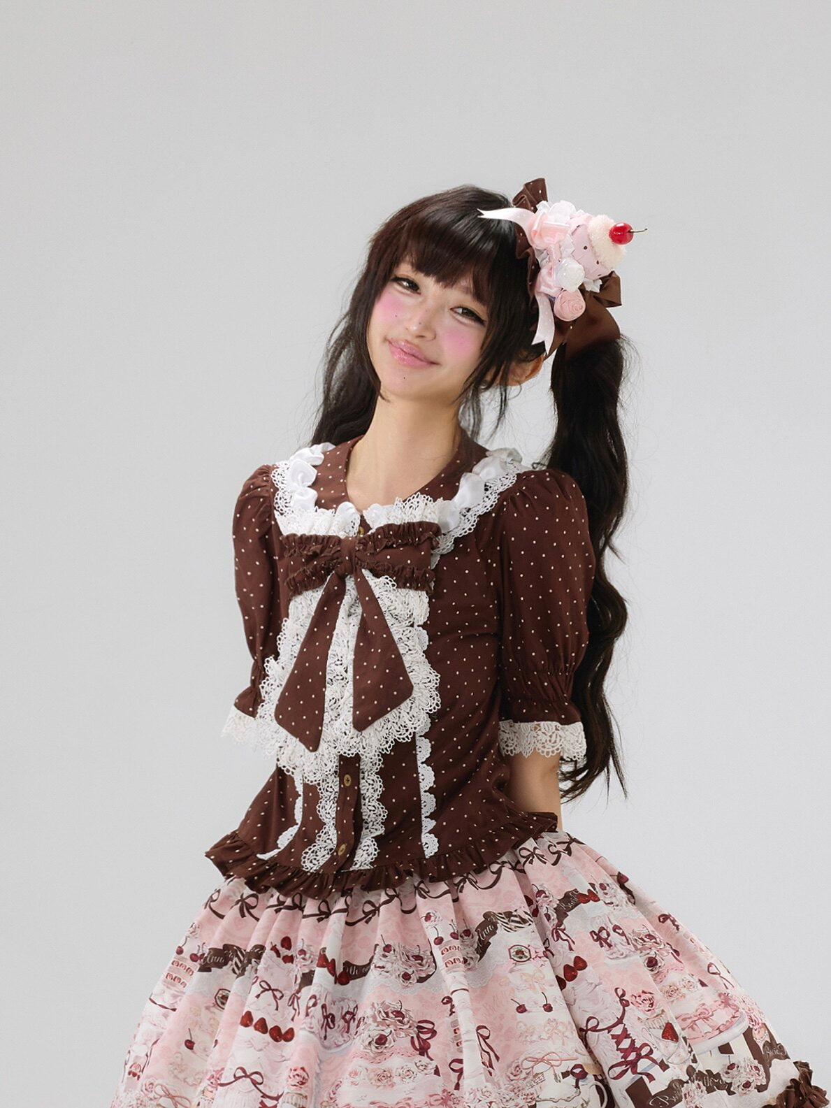 【受注予約~5/27】Creamy Strawberry Cake ブラウス・Tシャツ【BacioBouquet】
