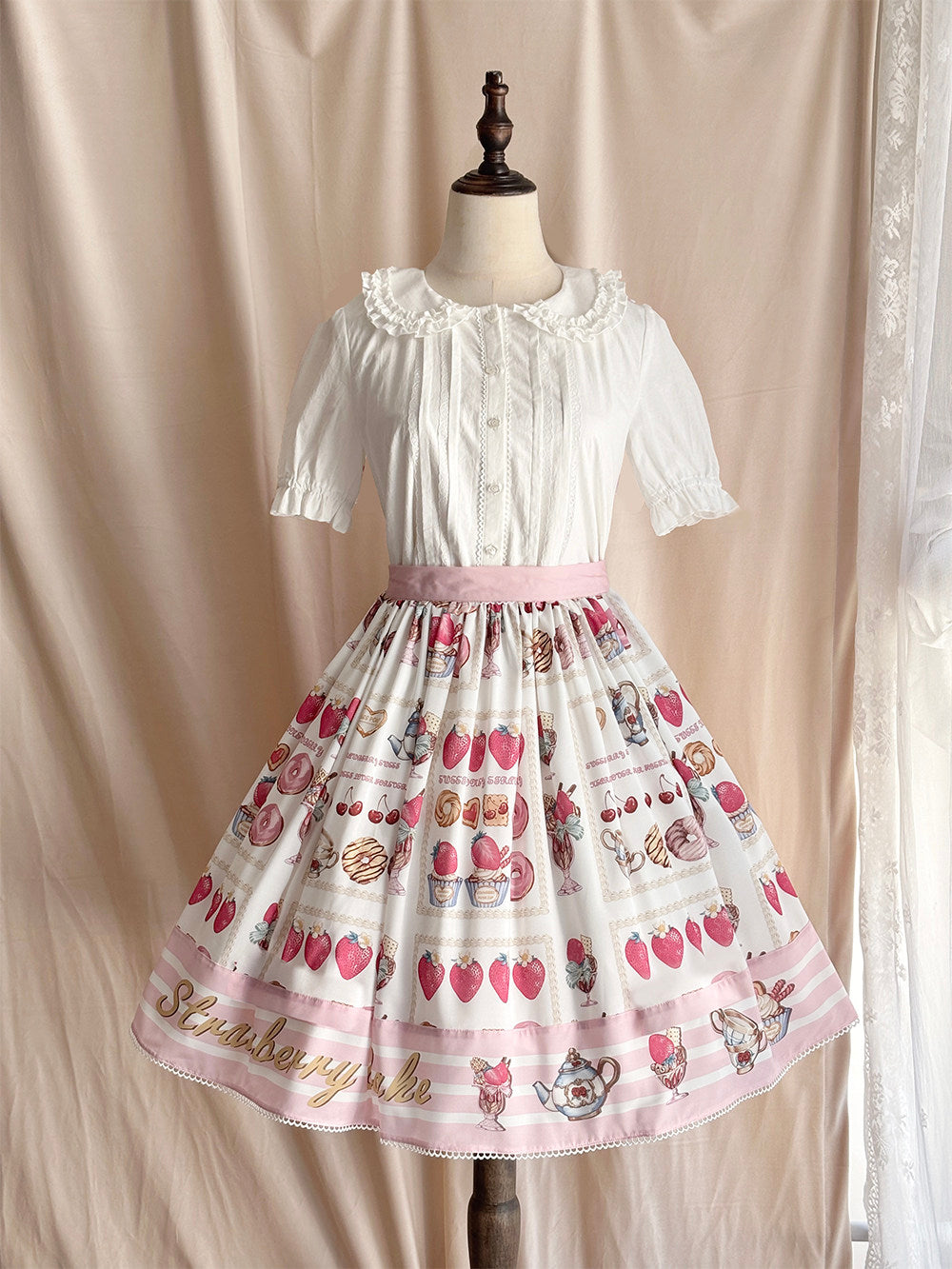 【受注予約~6/24】Strawberry Parfait Tea スカート【Miss Cube】