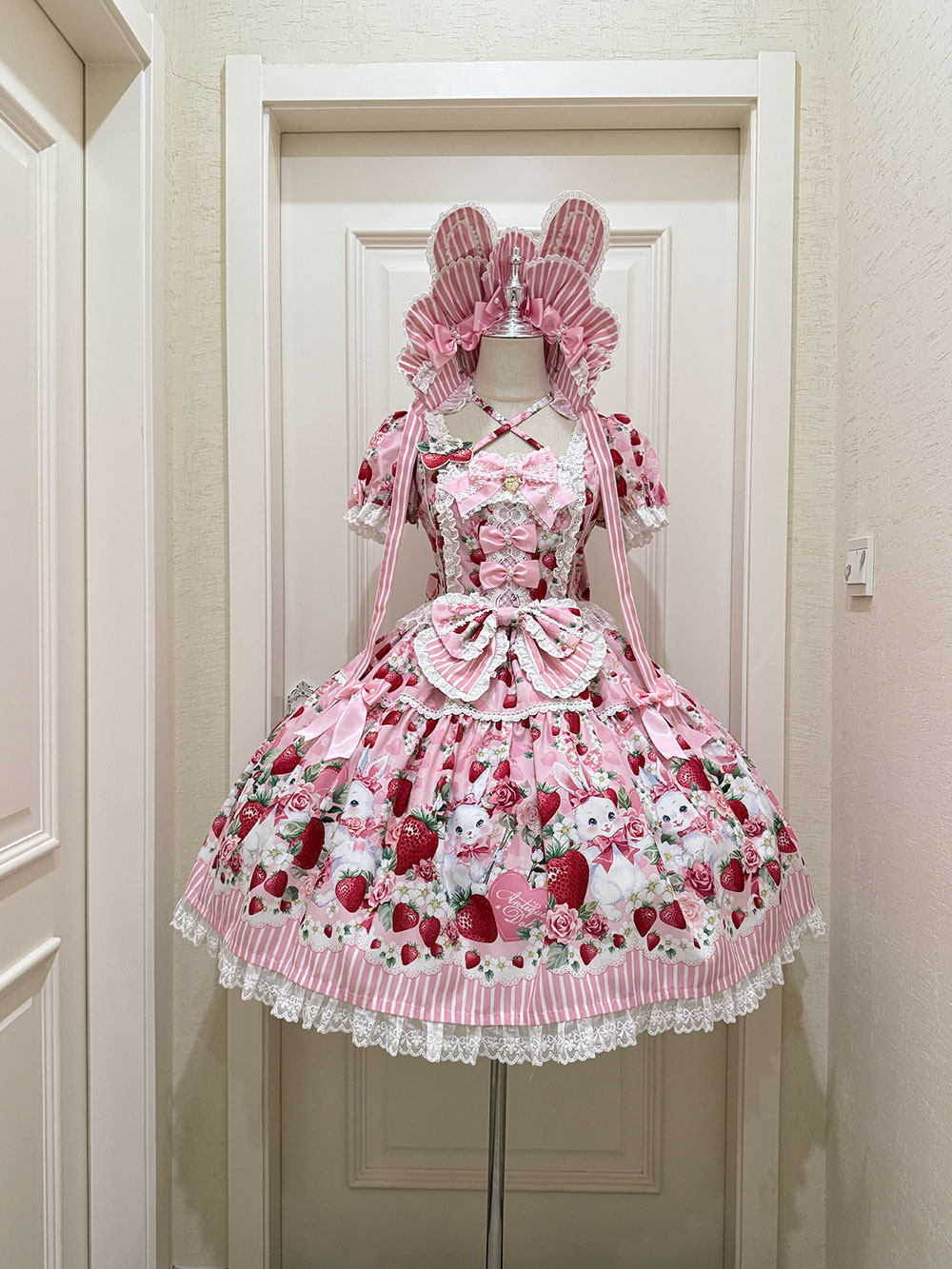 【受注予約~4/29】Strawberry Rabbit ワンピース・ジャンパースカート・トップス【Antique Doll】