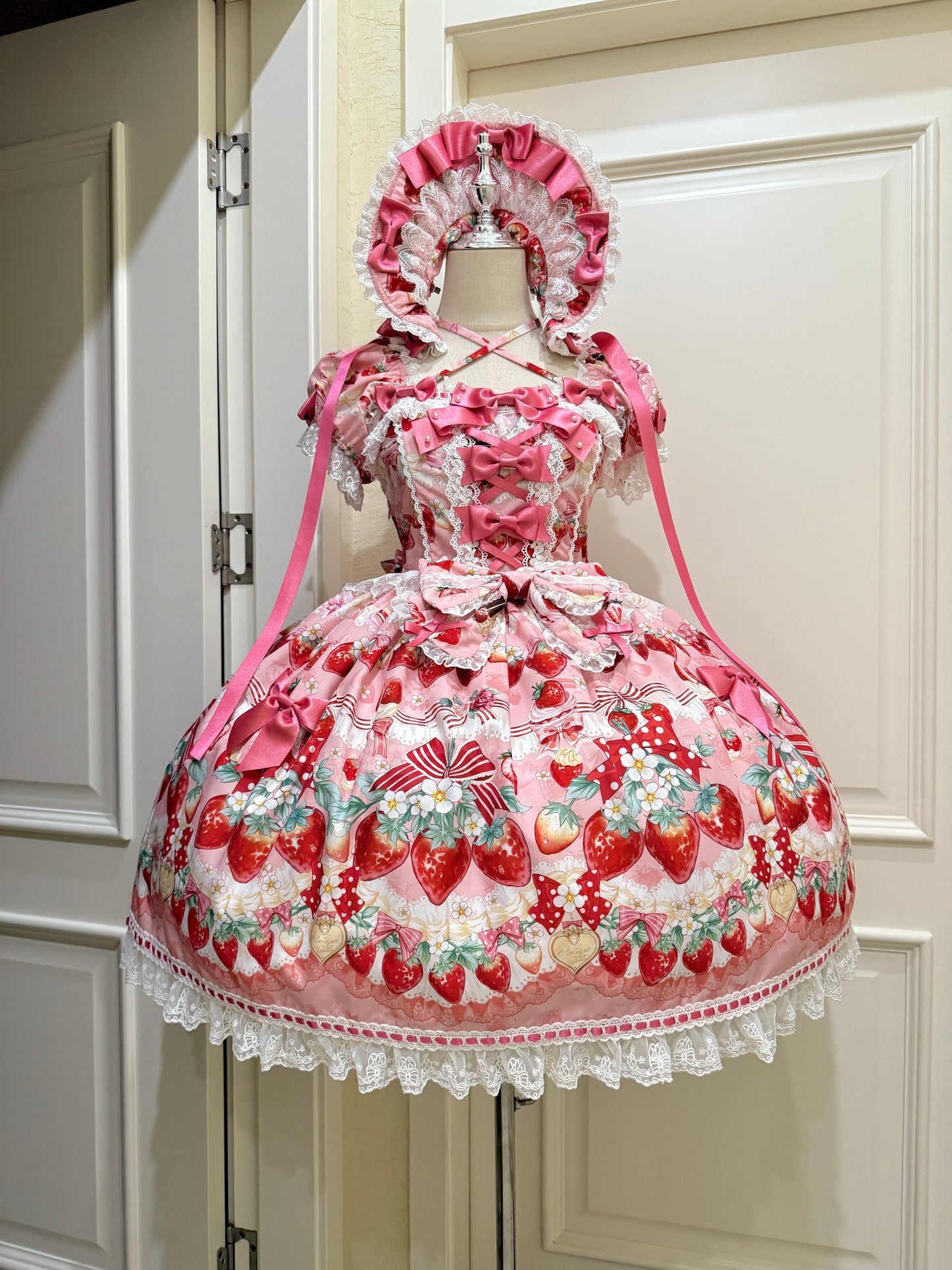 【受注予約~3/30】イチゴと花束 フルセット【Antique Doll】