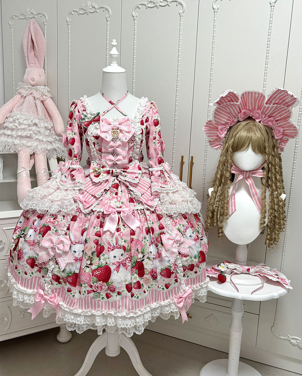 【受注予約~4/29】Strawberry Rabbit 姫袖ワンピース・フルセット【Antique Doll】