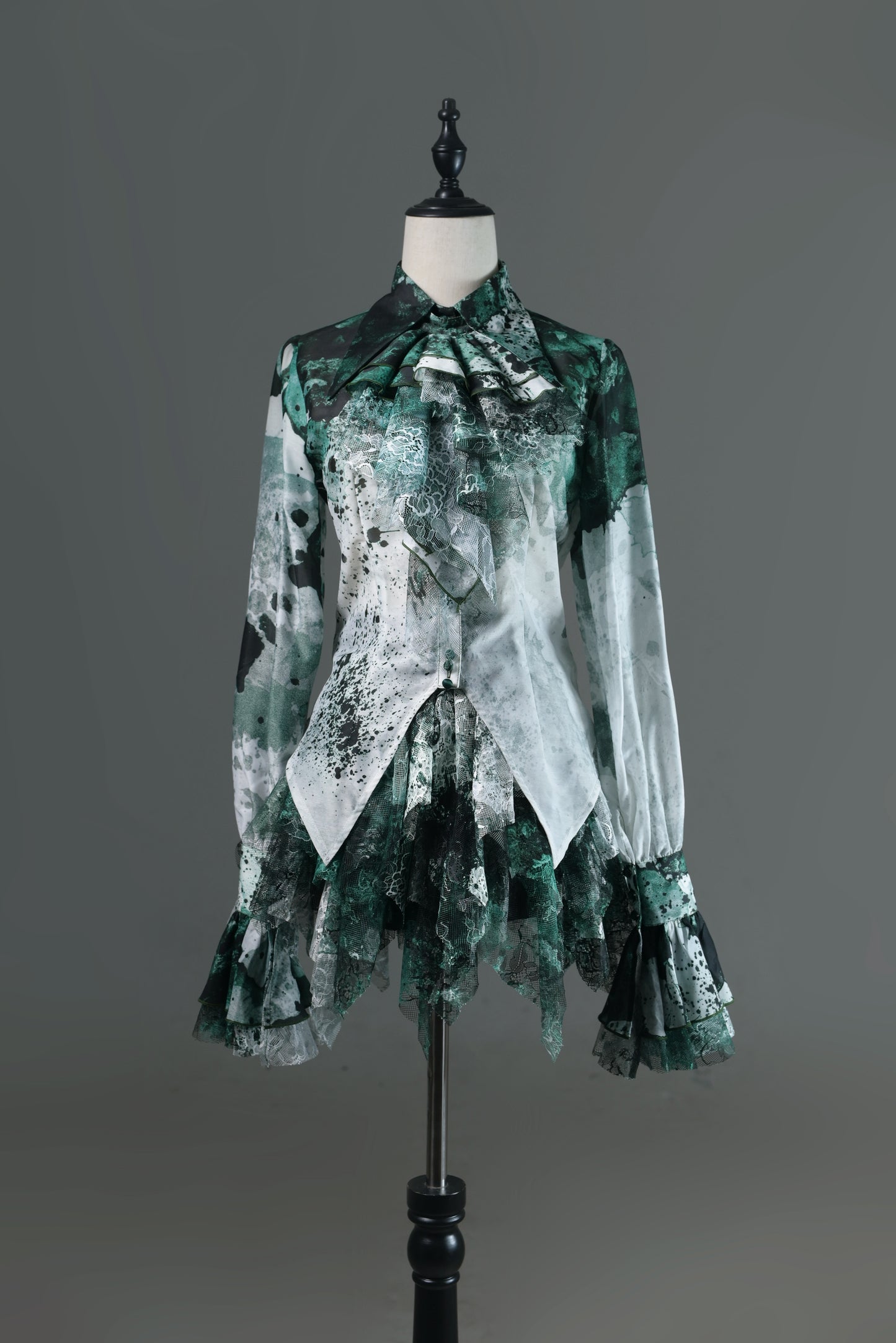 【受注予約~12/10】Horrible Wonderland ブラウス(プリントver.)【Lilith House】