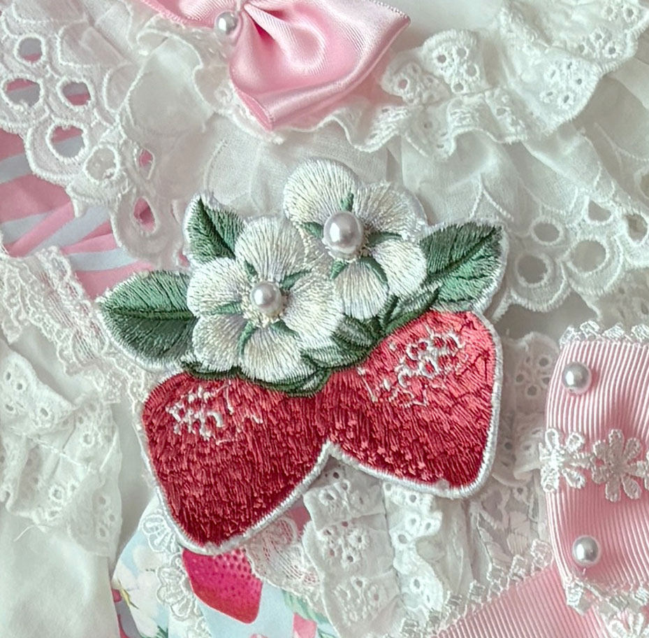 【受注予約~4/29】Strawberry Rabbit 姫袖ワンピース・フルセット【Antique Doll】