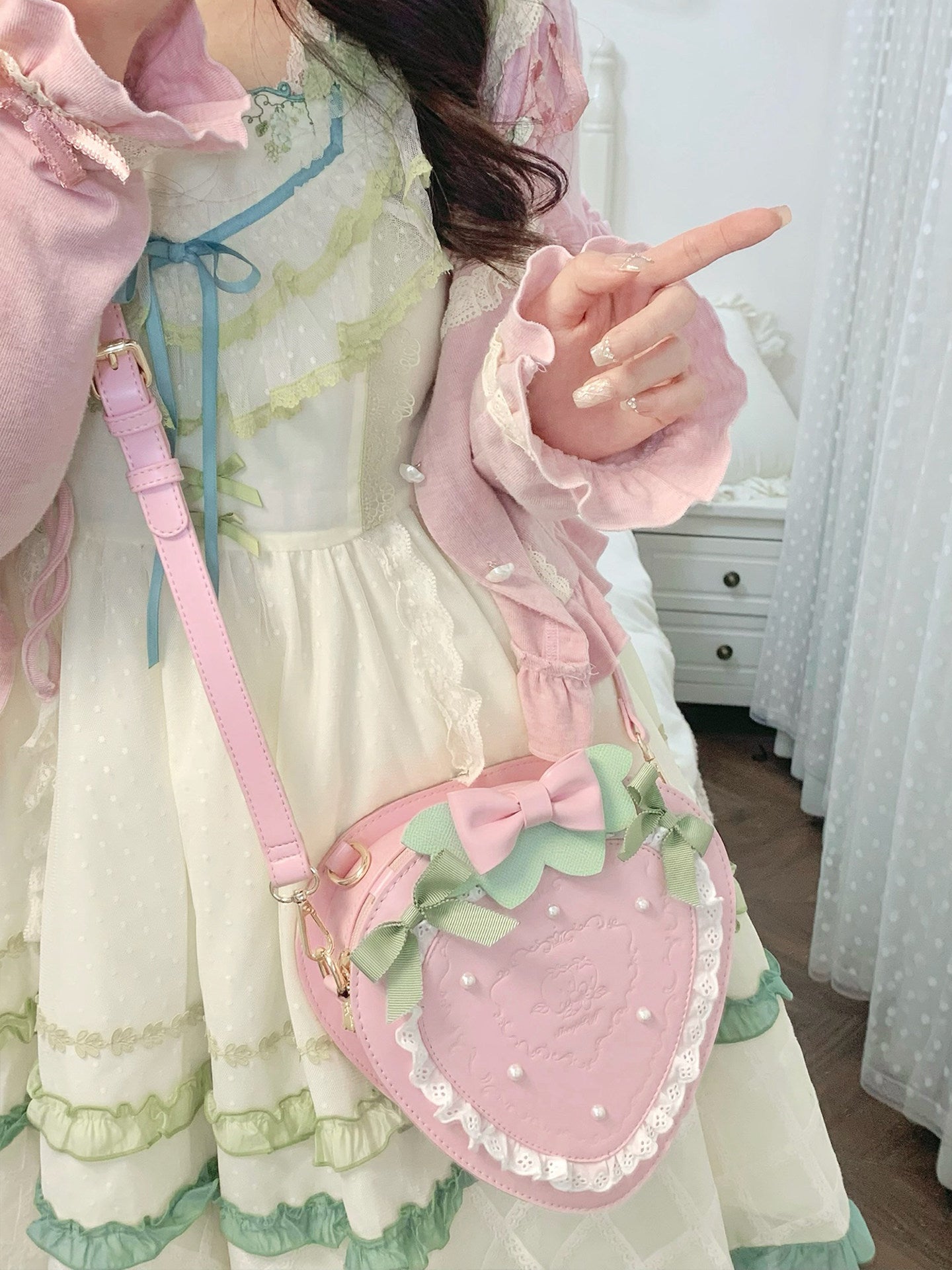 【受注予約~4/9】Sweet  Strawberry Garden バッグ【Sheep Puff】