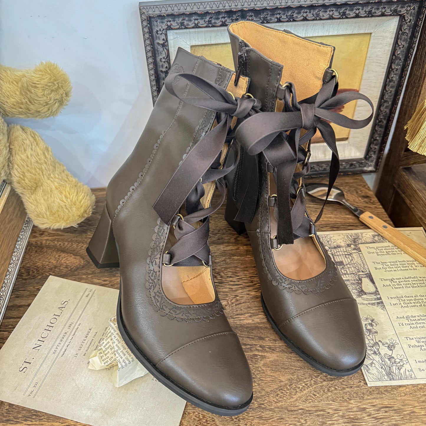 【受注予約~9/25】Angel Flower Wall ショートブーツ【MODO】