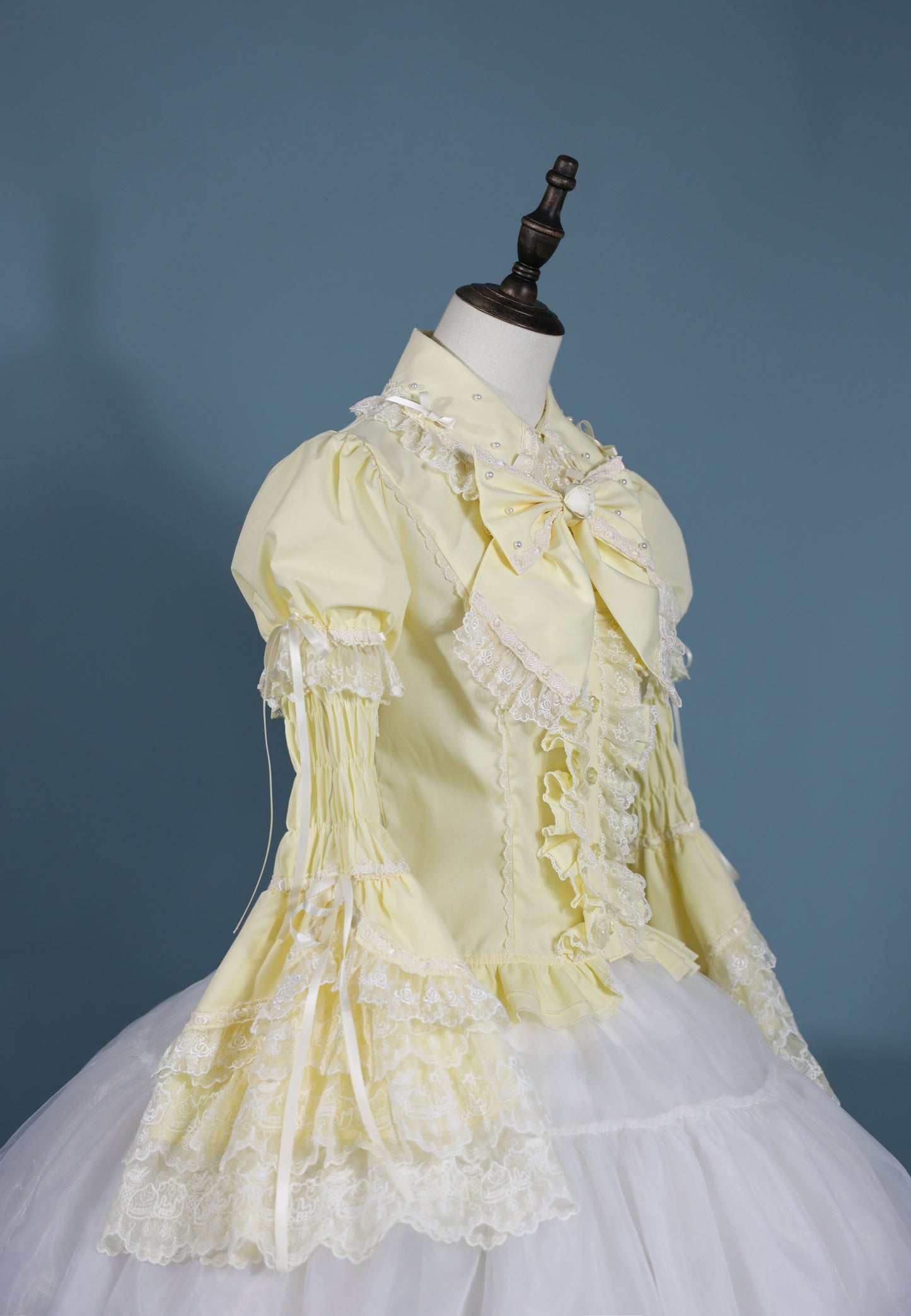 【受注予約~10/15】Strawberry Cake Bouquet 2.0 ブラウス【AntiqueDoll】