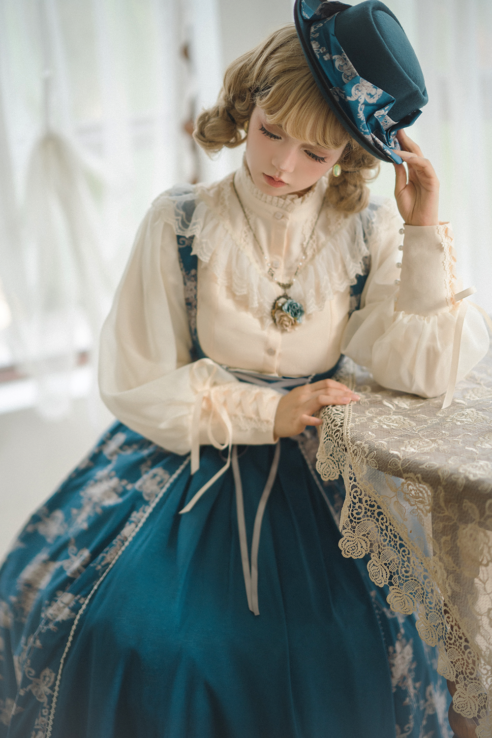 Antique Flower Wall ジャンパースカート【Miss Point】