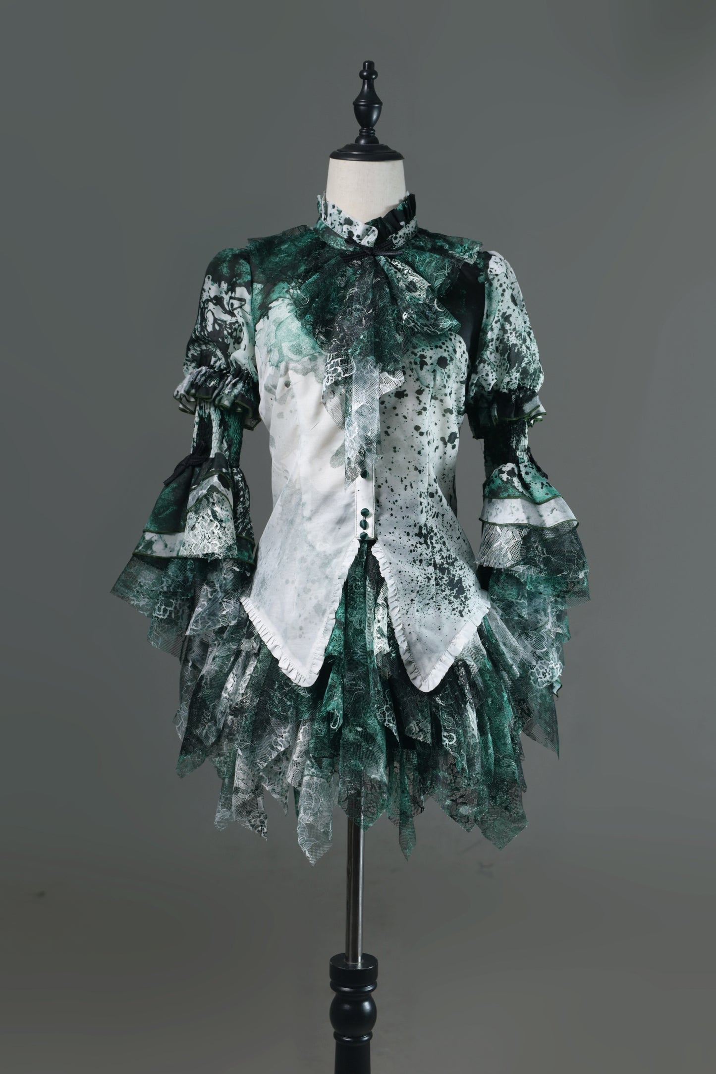 【受注予約~12/10】Horrible Wonderland ブラウス(プリントver.)【Lilith House】