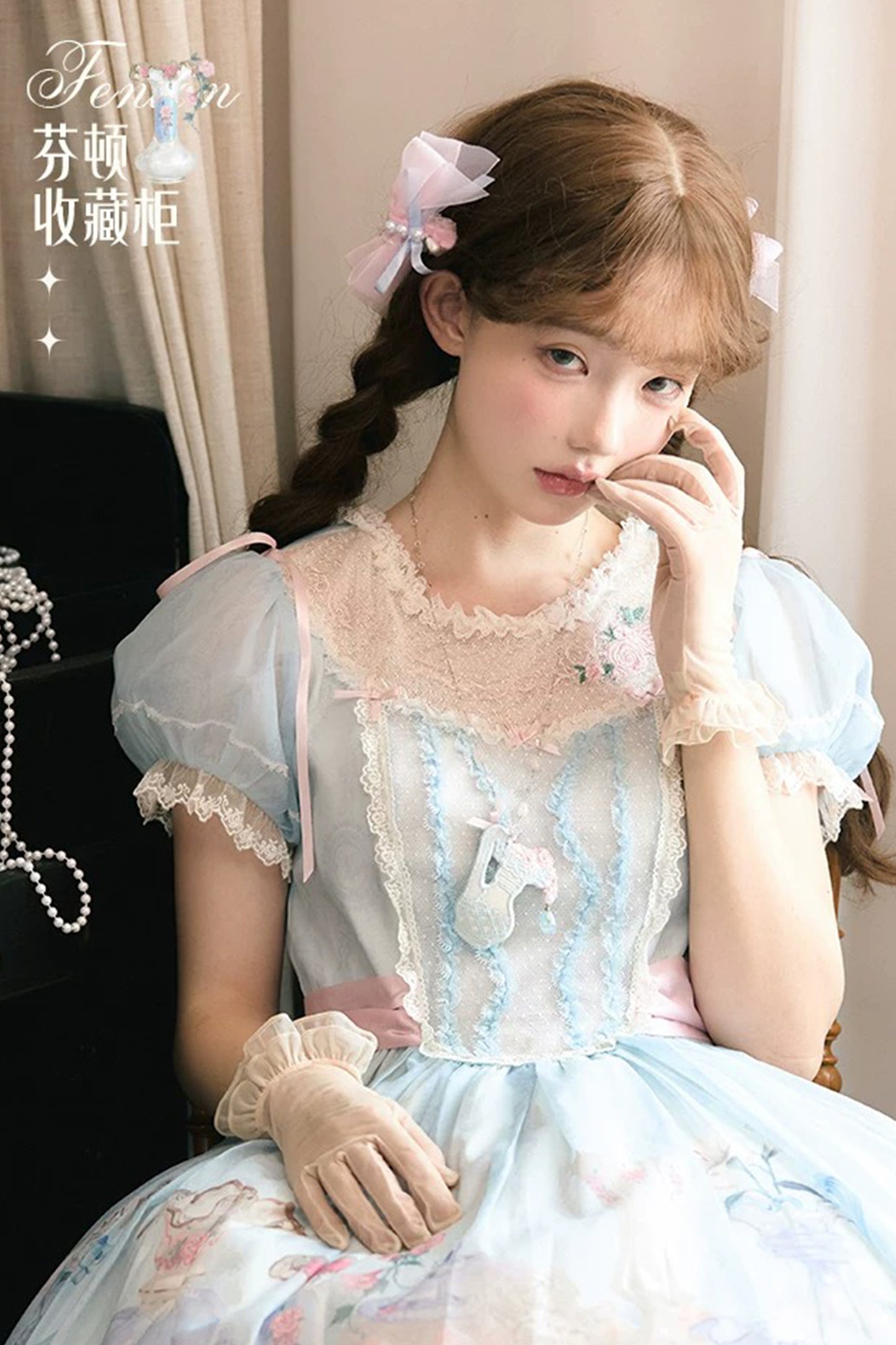 【受注予約~4/29】Fenton Curio Cabinet アクセサリー【花与珍珠匣】