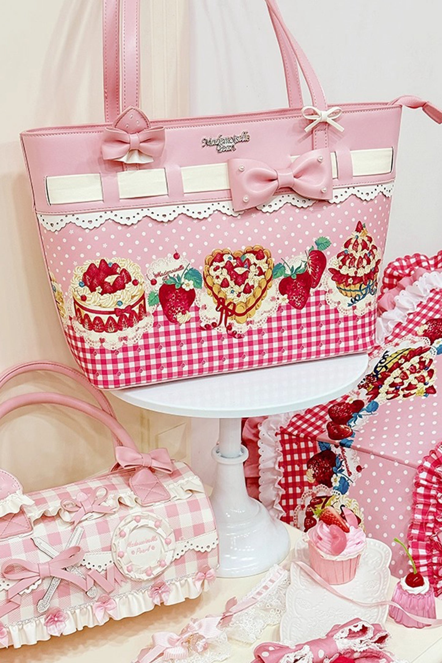 【受注予約~11/18】Strawberry Cake Illustration トートバッグ【花与珍珠匣】