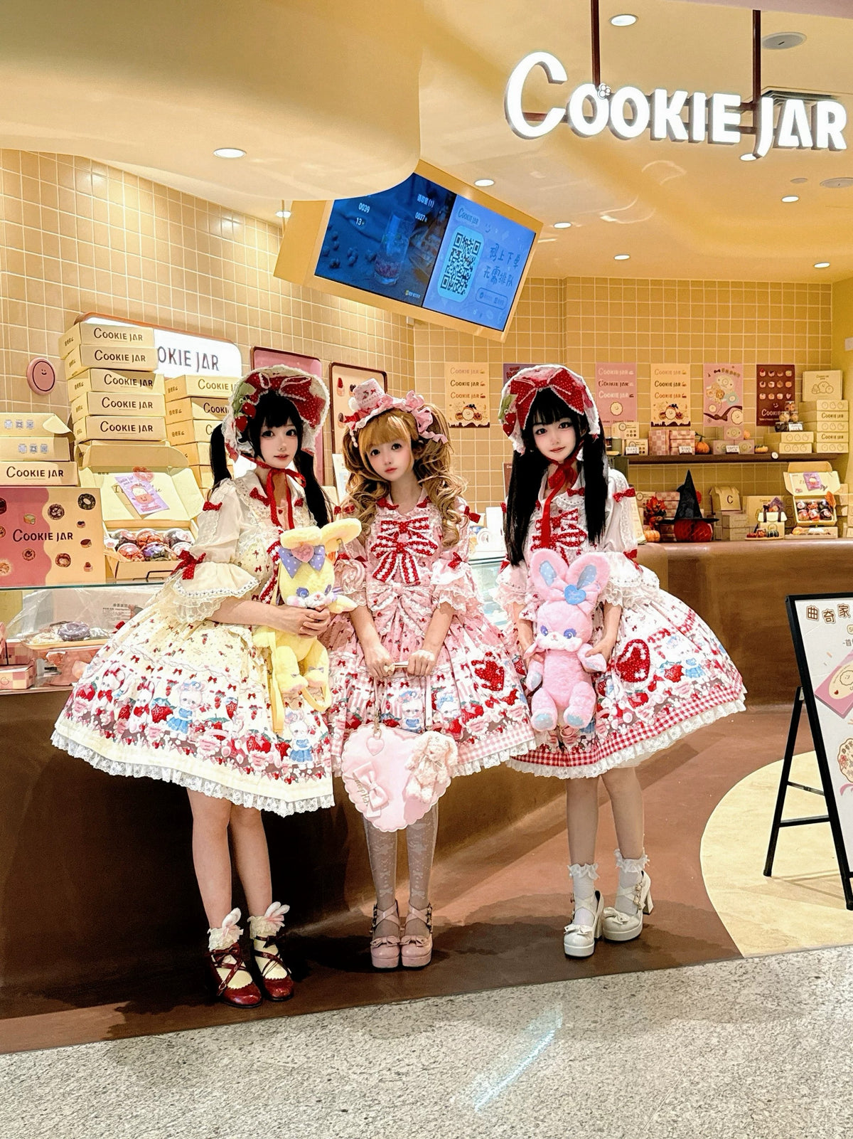 Strawberry Check Bunny アクセサリー【Sweet Whispers of Love】