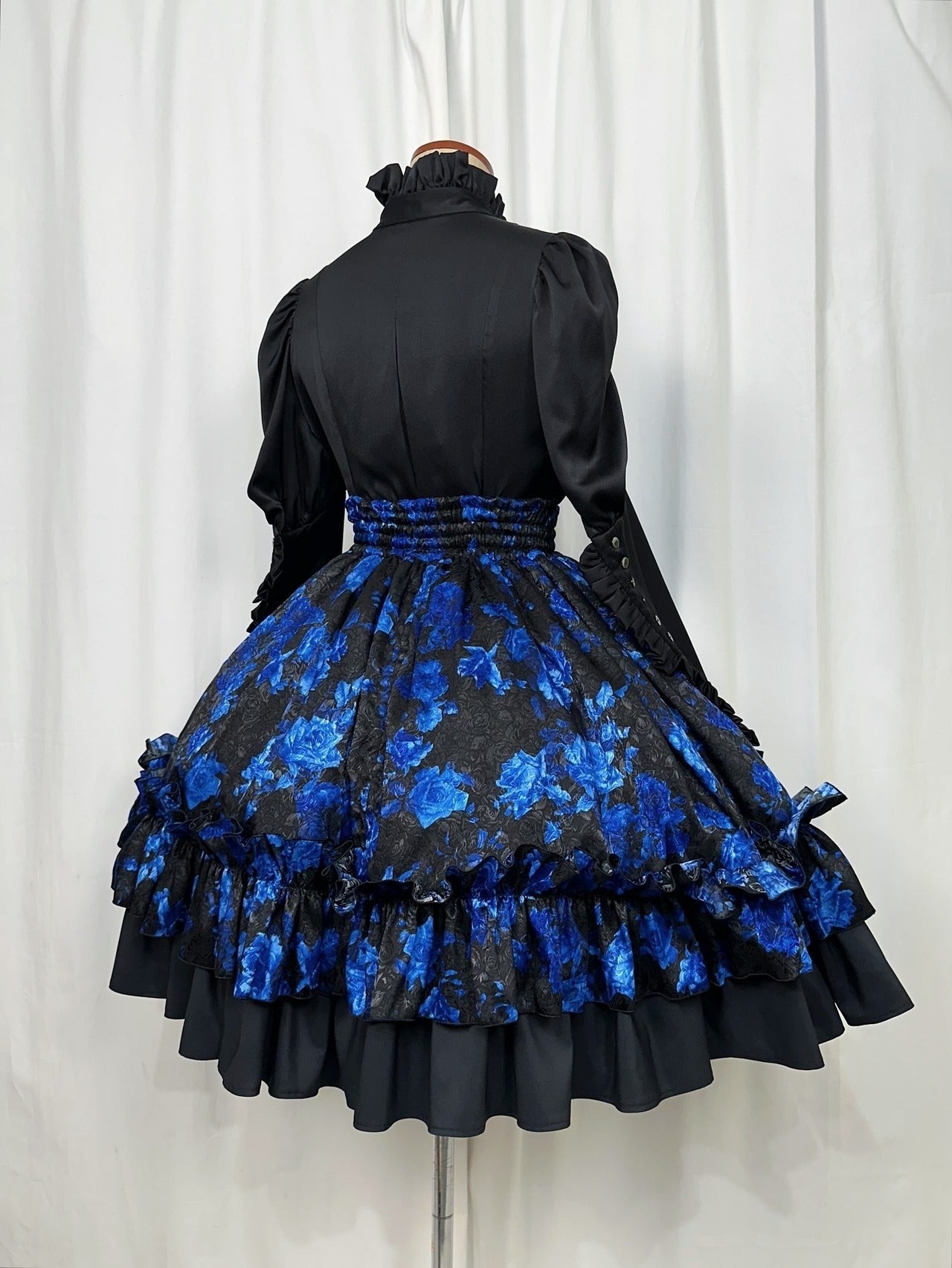 ozz oneste 薔薇スカート 青×黒 ロゼヴィアン スカート(青薔薇柄)【Atelier BOZ】 – Epetice