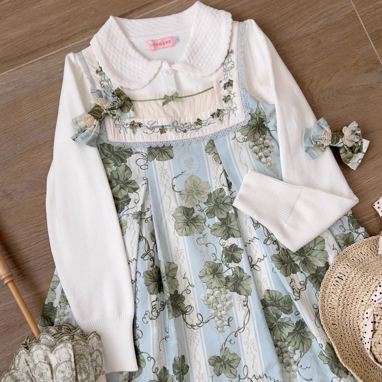 Strickoberteil mit Rundkragen und 2 Knöpfen [MIST]