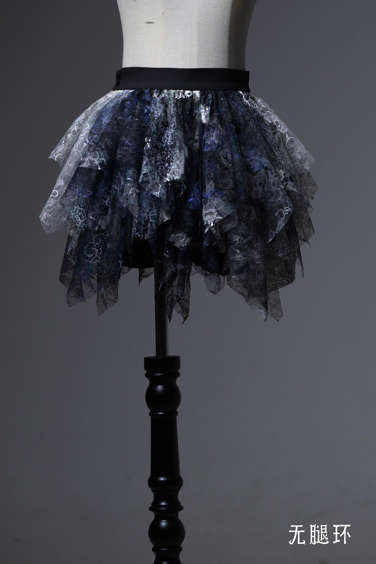 【受注予約~12/10】Horrible Wonderland スカート【Lilith House】