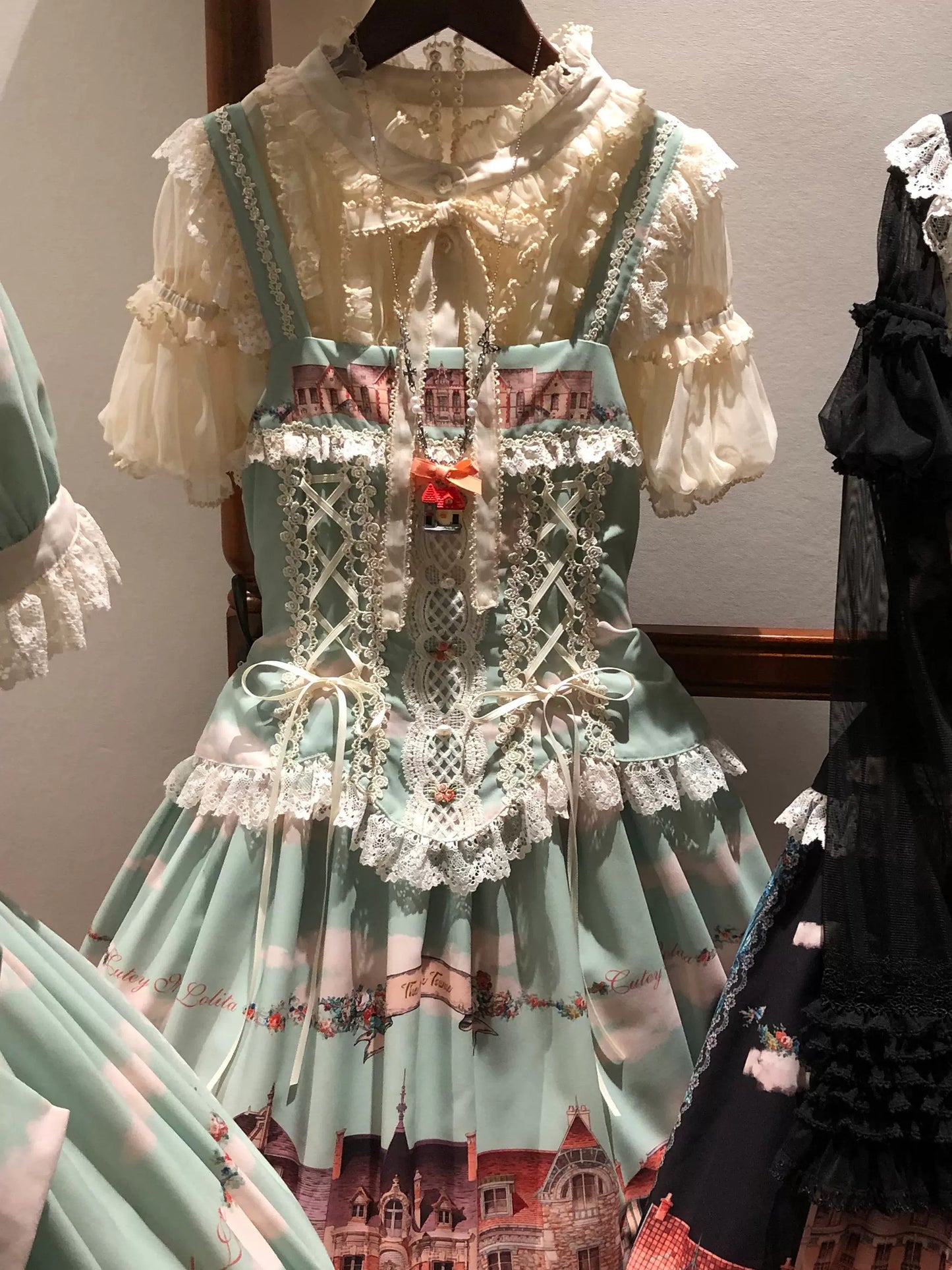 【受注予約~5/6】Dewans Garden Town ワンピース・ジャンパースカート【Cutey Mask】