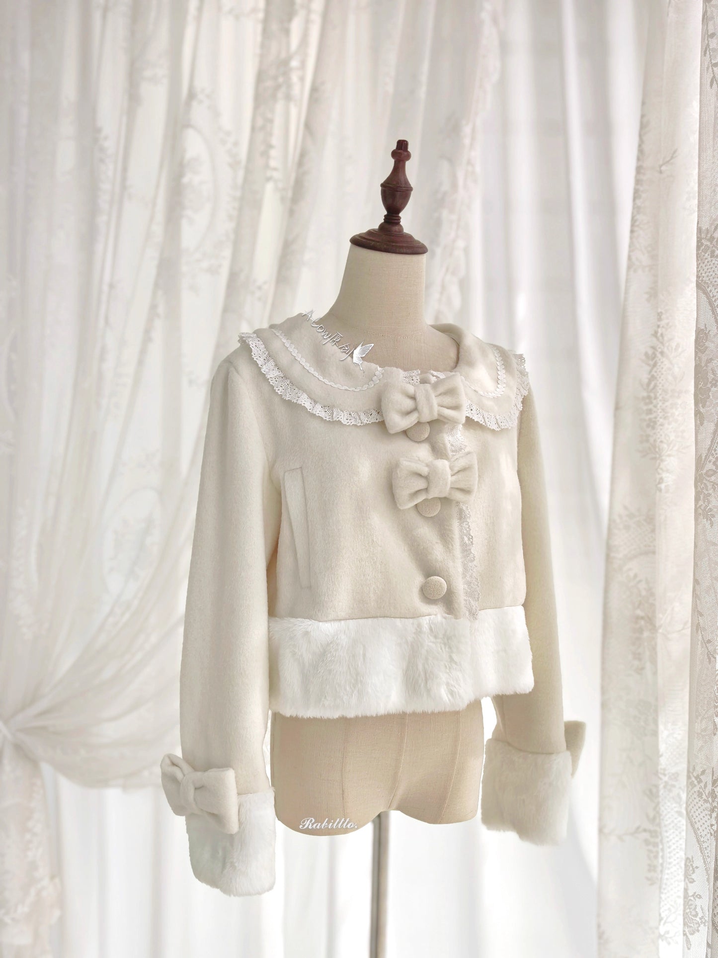 【受注予約~11/27】ショート丈ファーふちどりコート【A Cow】