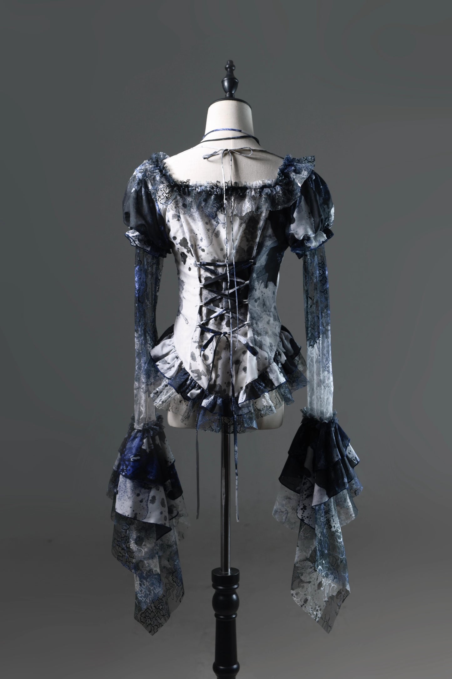 【受注予約~12/10】Horrible Wonderland ブラウス(プリントver.)【Lilith House】