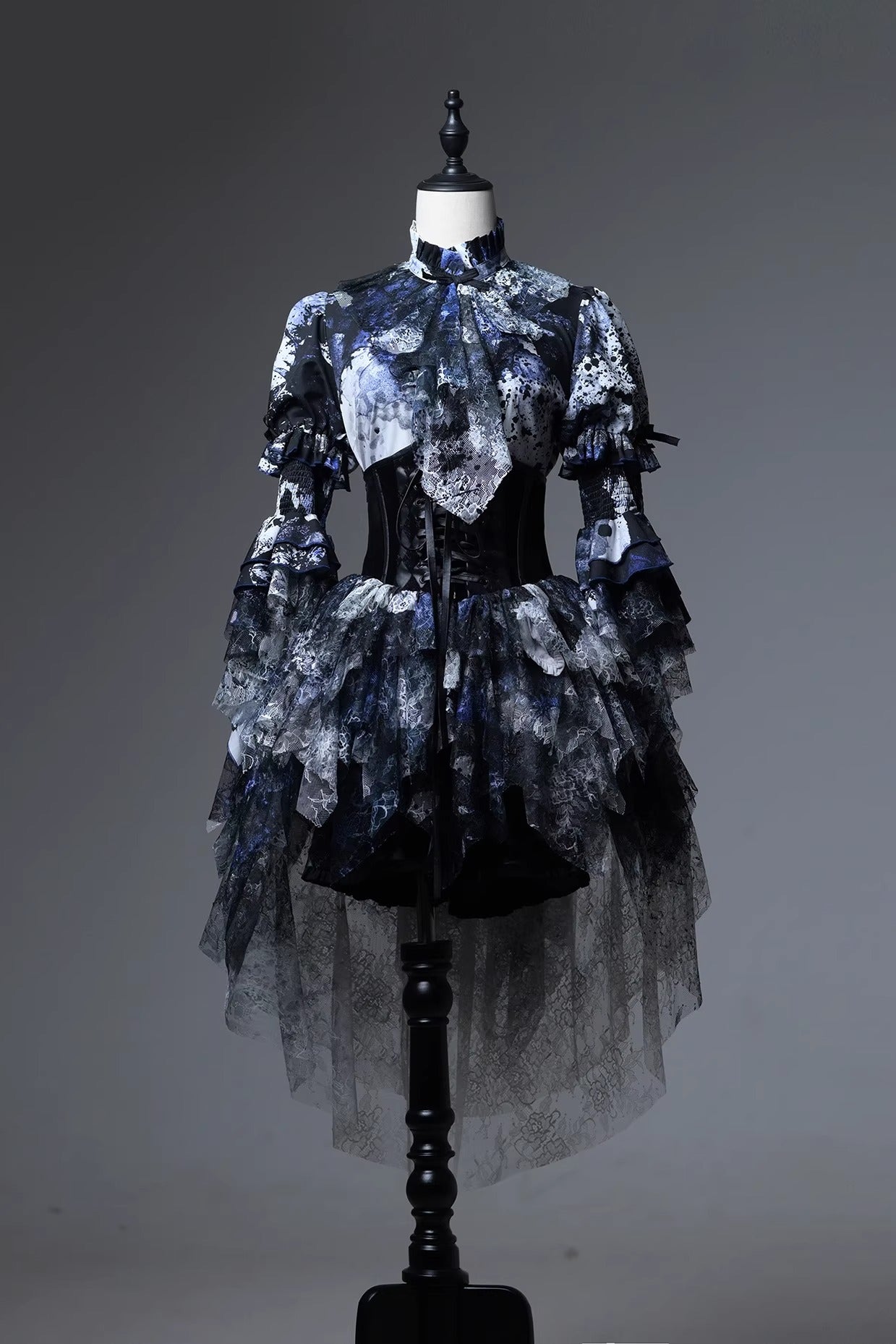 【受注予約~12/10】Horrible Wonderland スカート【Lilith House】