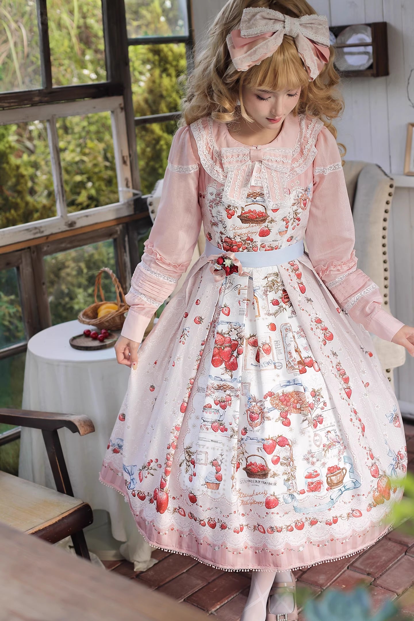 【受注予約~12/16】Strawberry Manor ジャンパースカート【Balladeer】