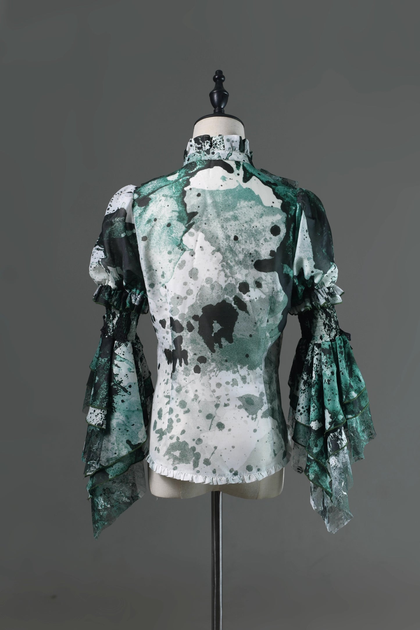 【受注予約~12/10】Horrible Wonderland ブラウス(プリントver.)【Lilith House】