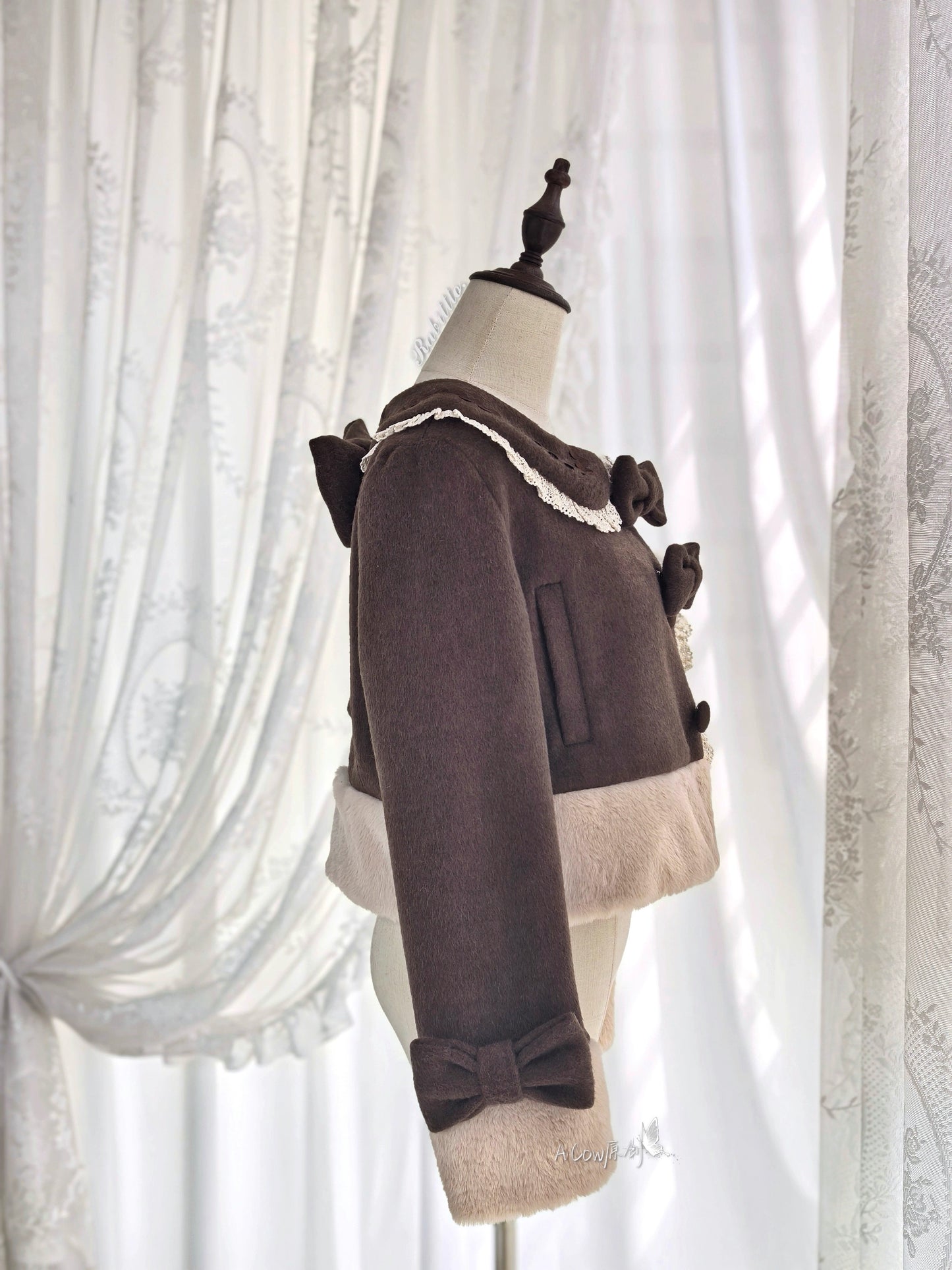 【受注予約~11/27】ショート丈ファーふちどりコート【A Cow】