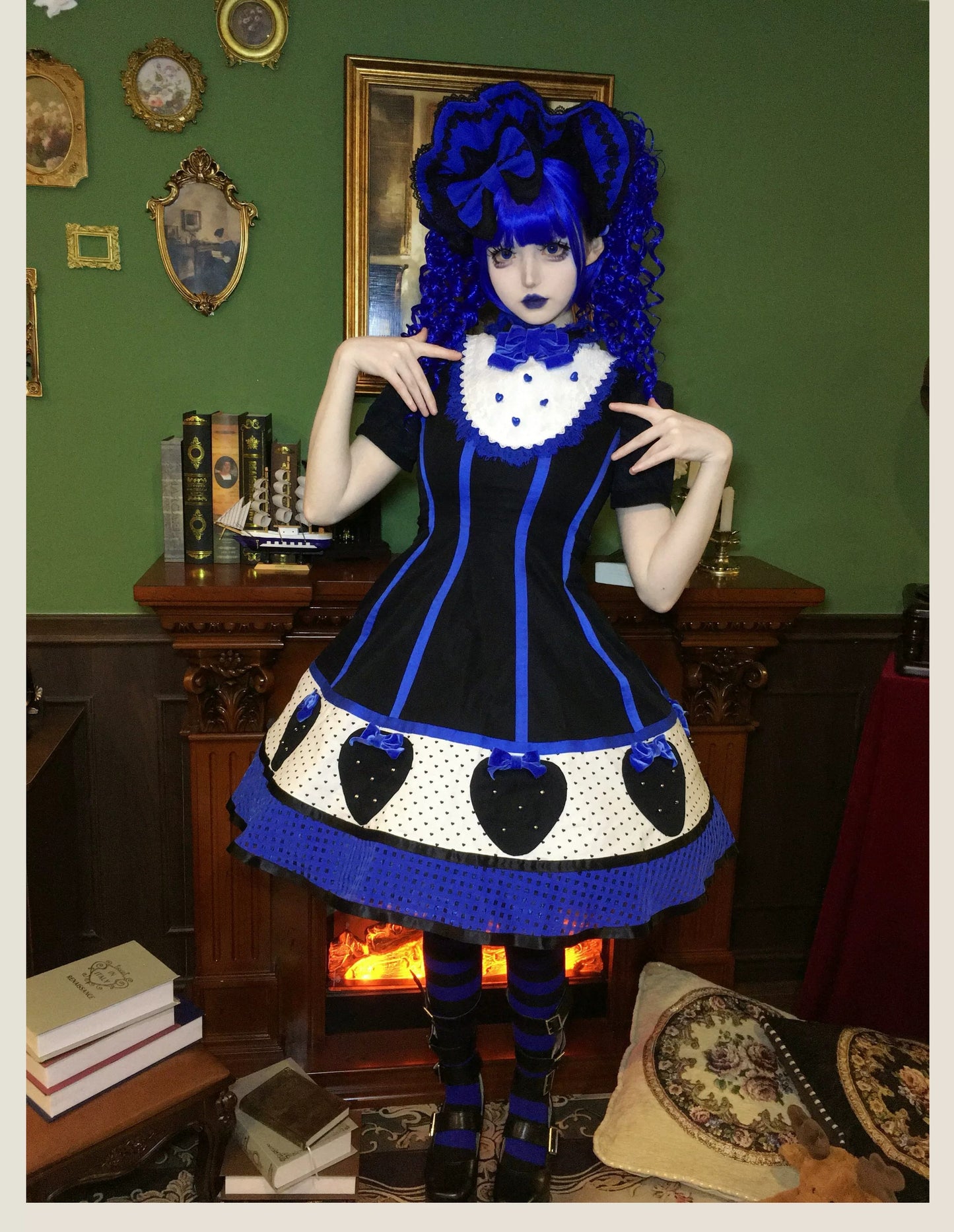 【受注予約~7/5】The Eccentric Strawberry Lady ワンピース【TaTaTa Lolita】