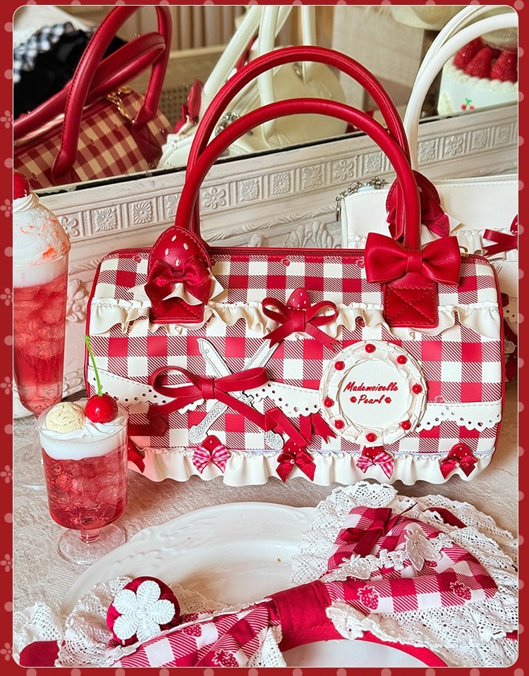 【受注予約~11/18】Strawberry Cake Illustration ハンドバッグ【花与珍珠匣】