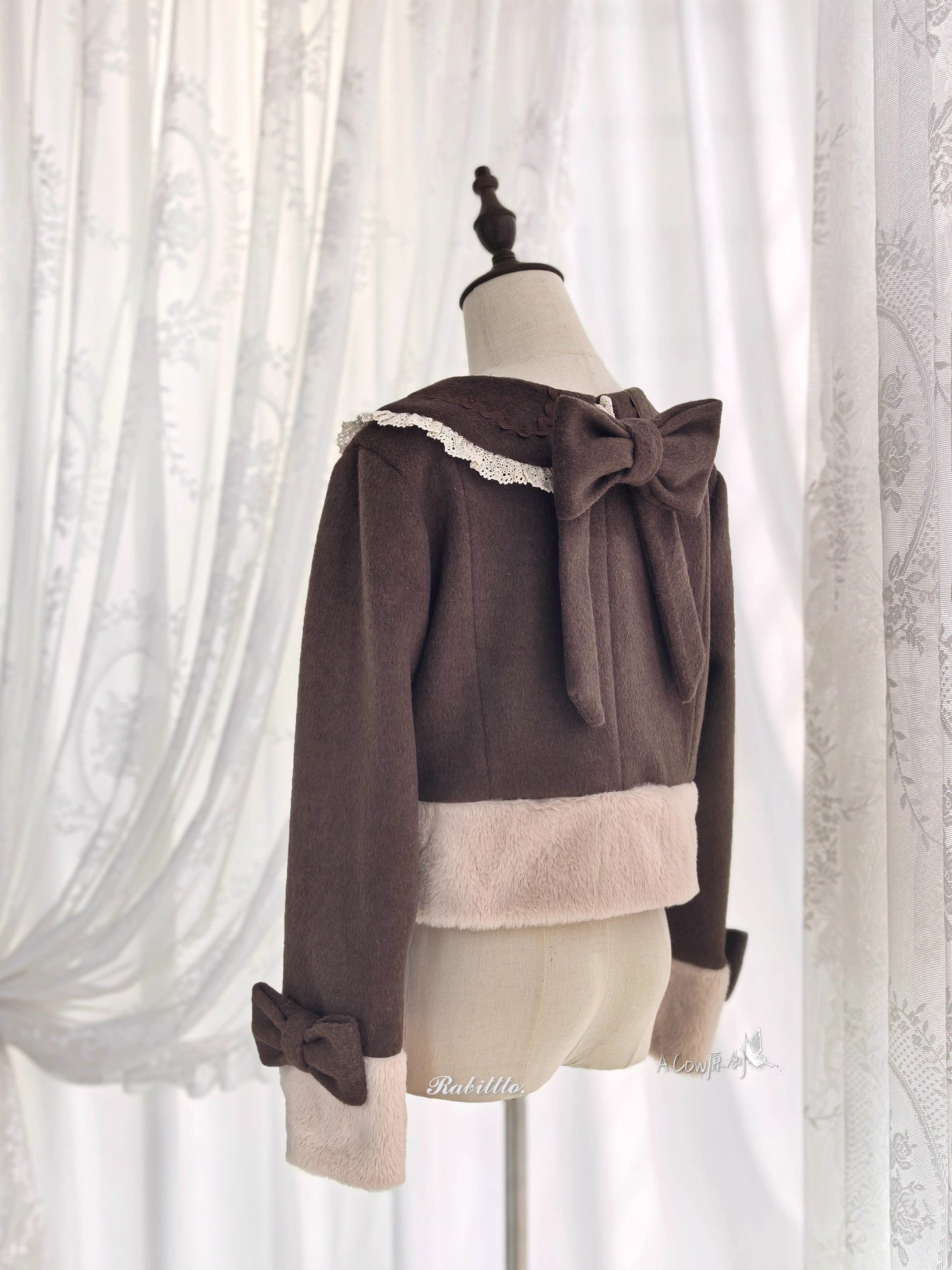 【受注予約~11/27】ショート丈ファーふちどりコート【A Cow】