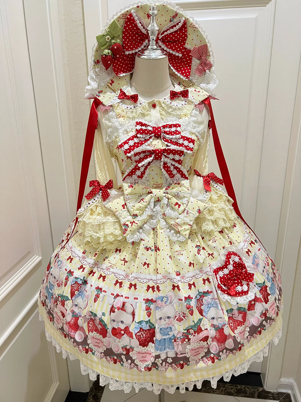 Strawberry Check Bunny ジャンパースカート【Sweet Whispers of Love】