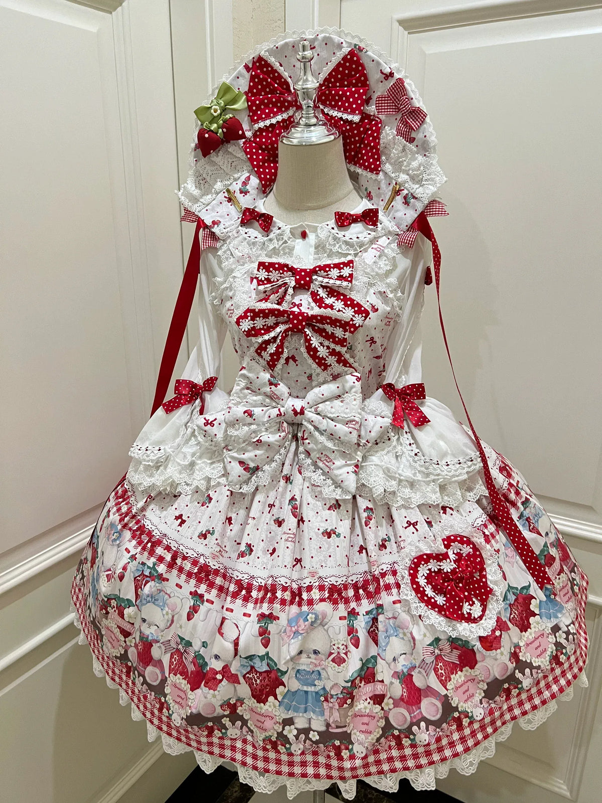 Strawberry Check Bunny ジャンパースカート【Sweet Whispers of Love】
