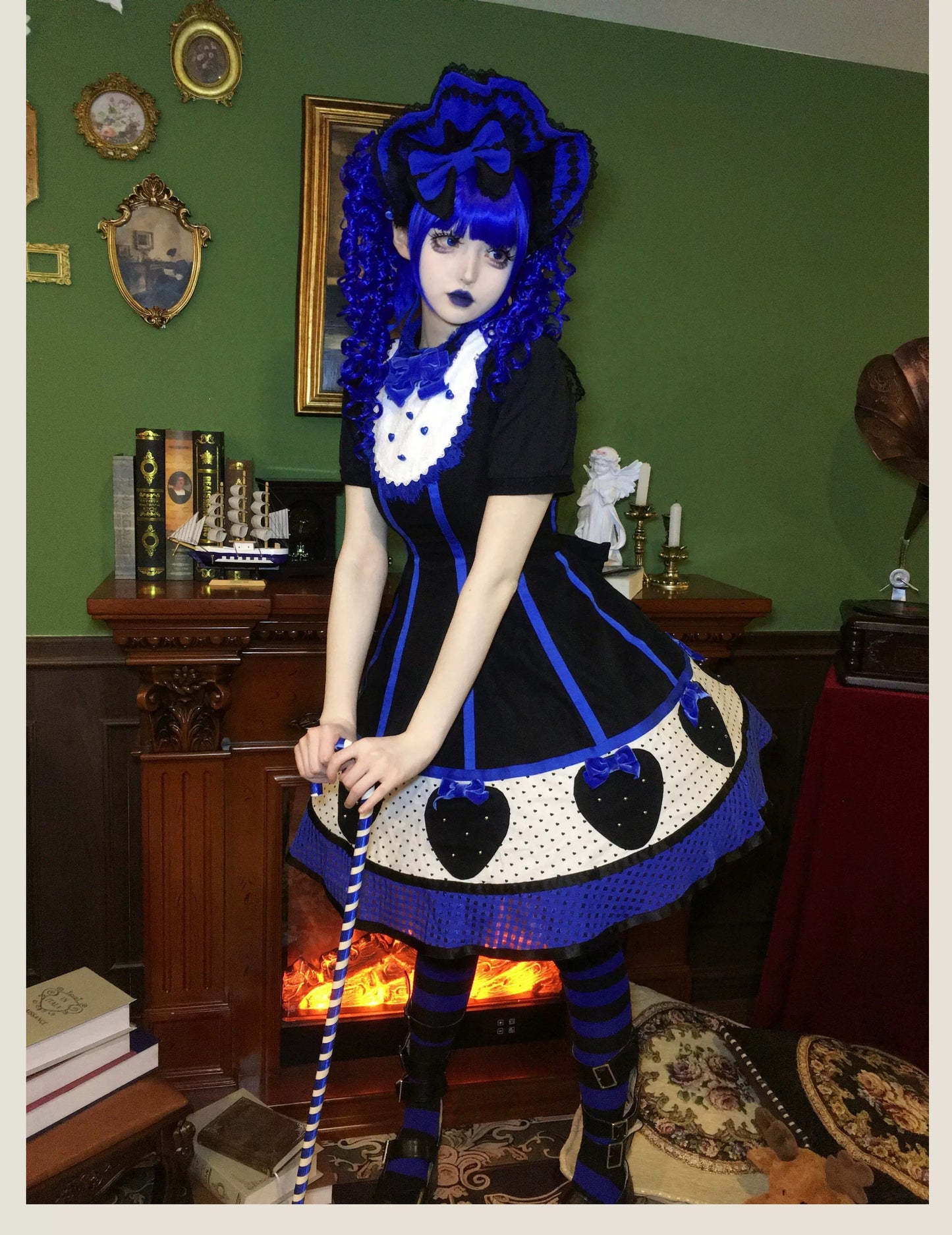 【受注予約~7/5】The Eccentric Strawberry Lady ワンピース【TaTaTa Lolita】