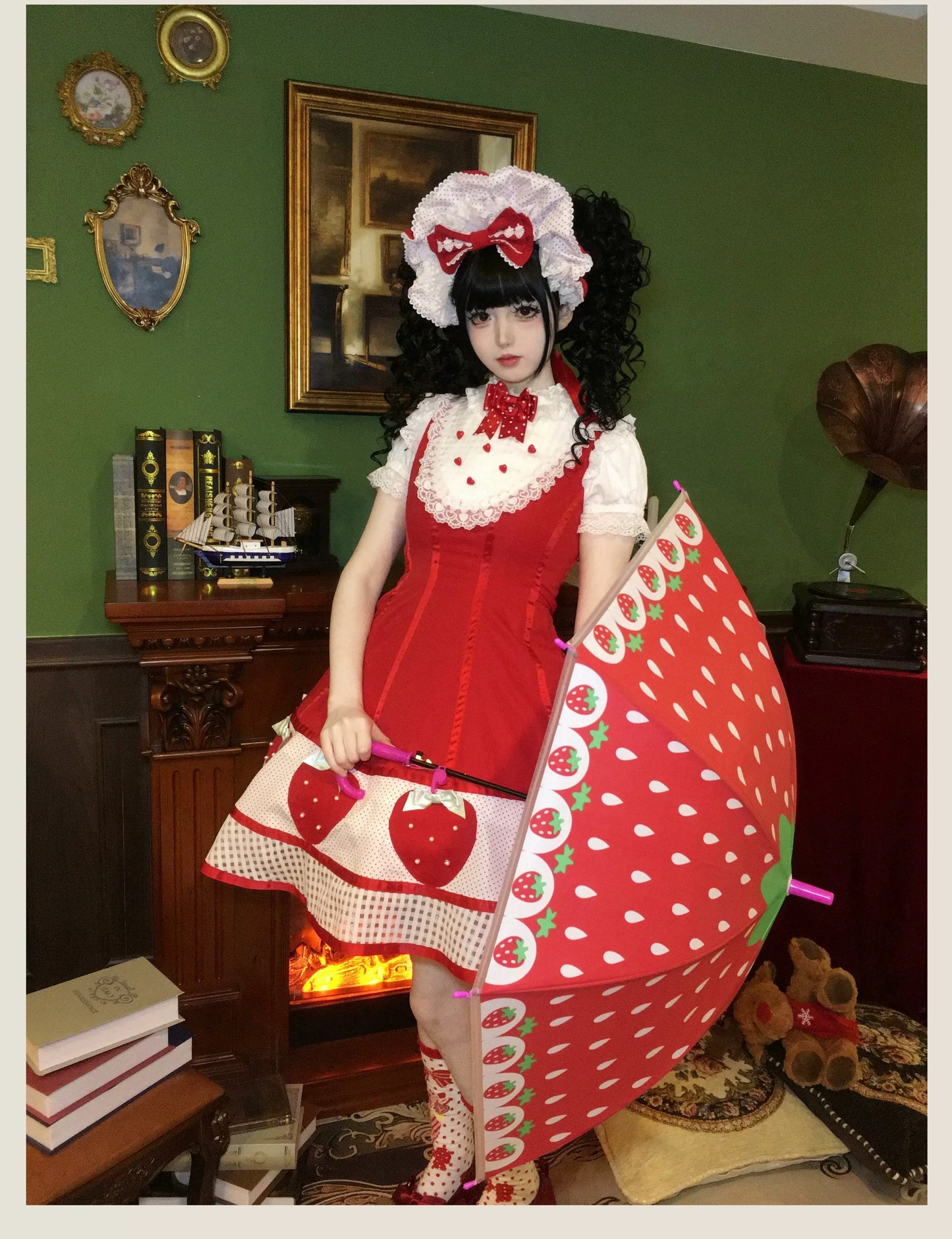 【受注予約~7/5】The Eccentric Strawberry Lady ワンピース【TaTaTa Lolita】