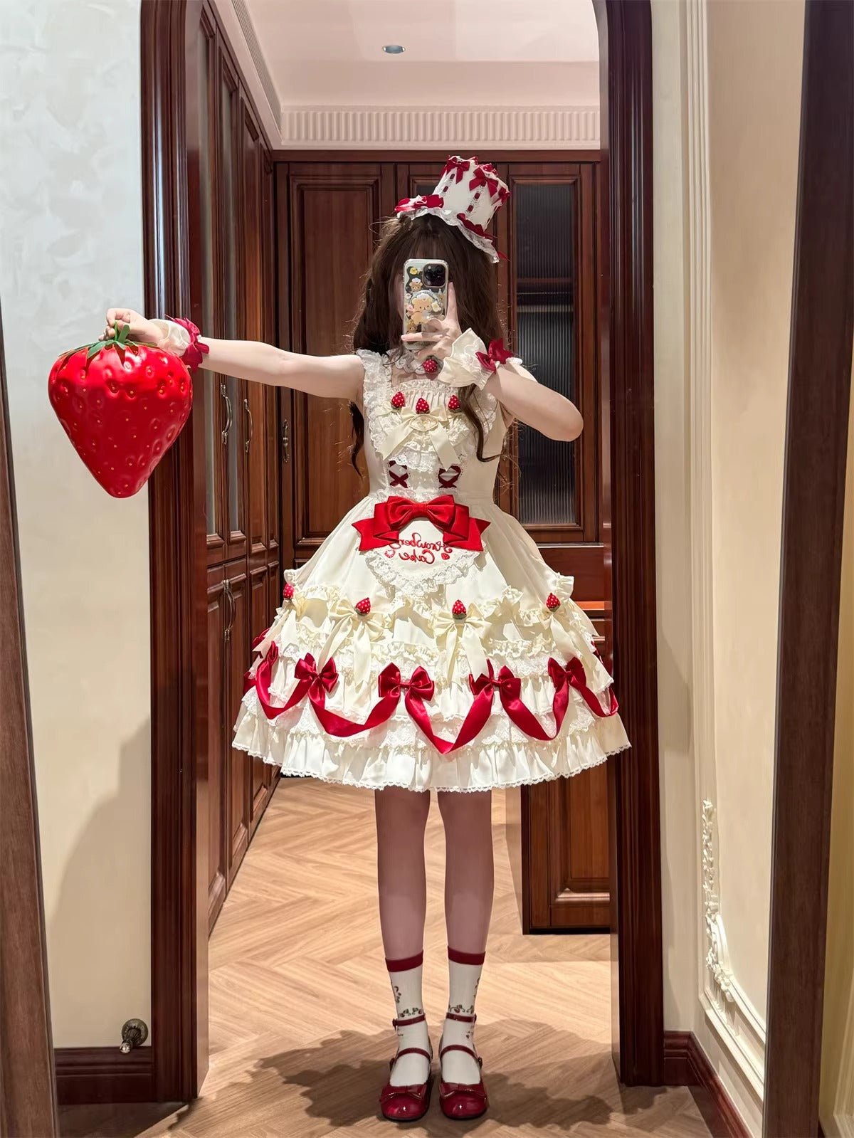 Moon いちごと薔薇のジャンパースカート　エペティス　Epetice 初雪苺 ワンピース・ジャンパースカート【Uncle's Workshop】 – Epetice