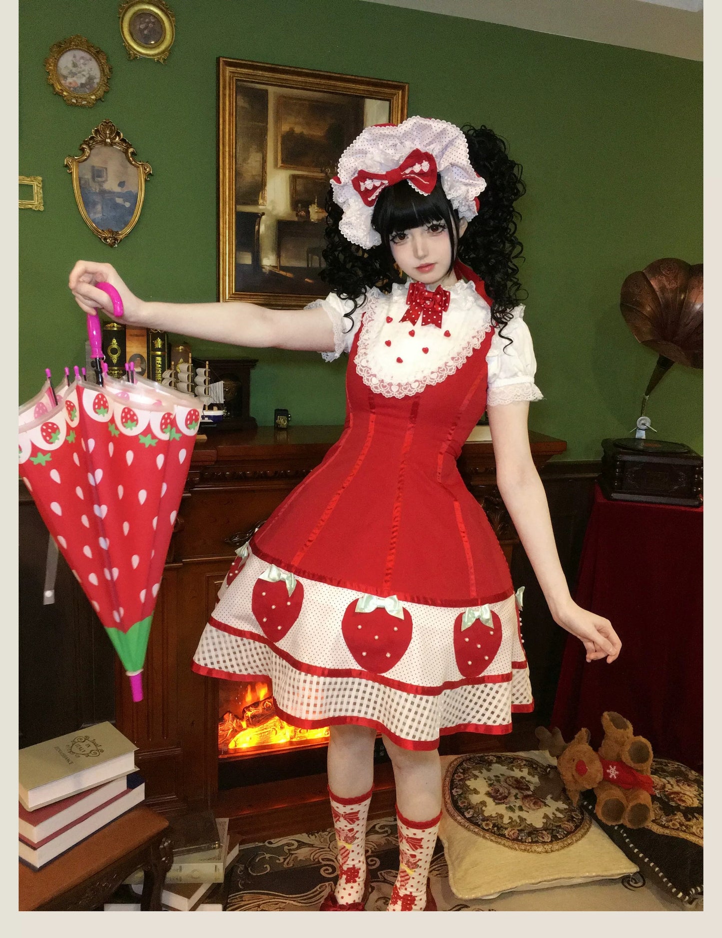 【受注予約~7/5】The Eccentric Strawberry Lady ワンピース【TaTaTa Lolita】